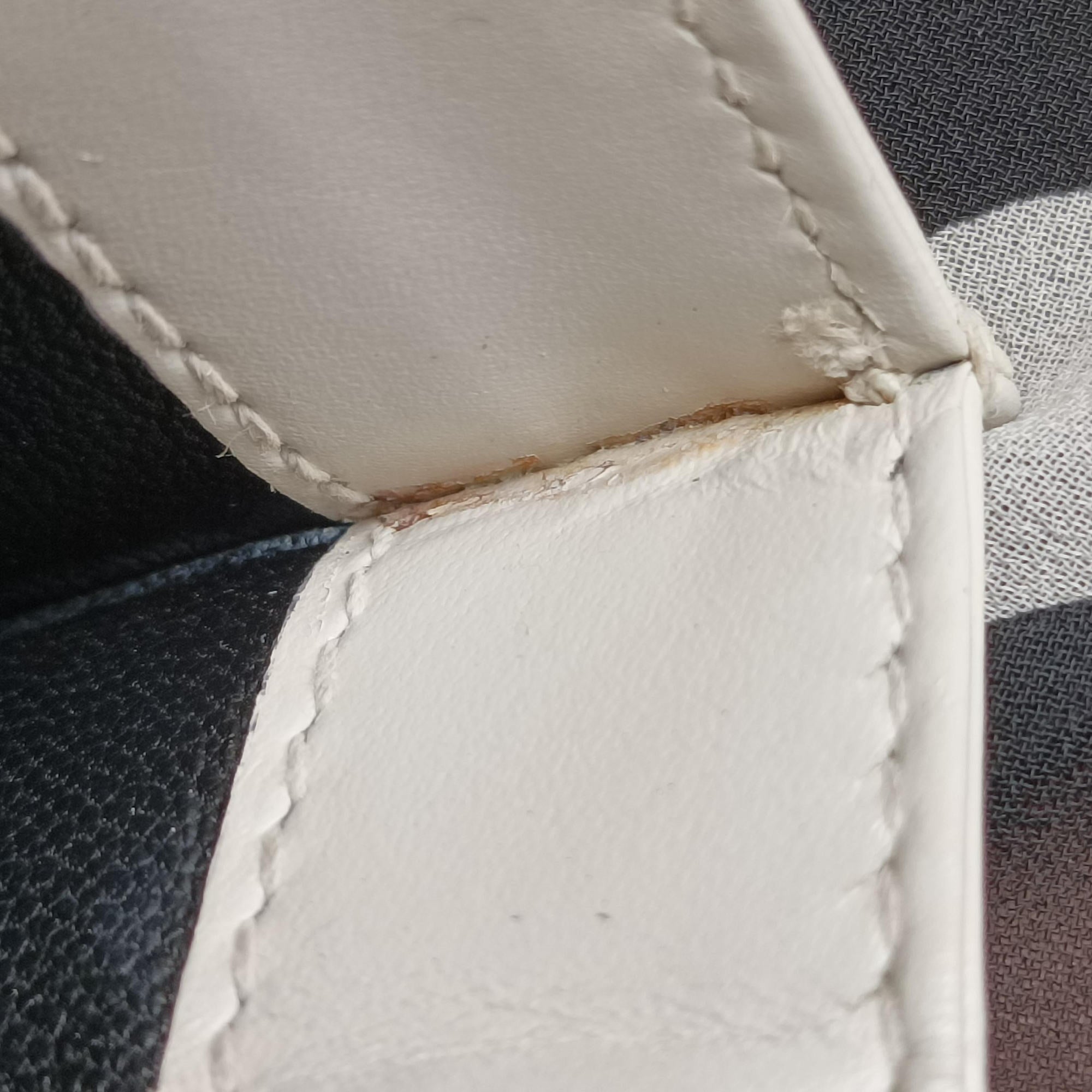 Vintage Bvlgari SERPENTI FOREVER White Leather  shoulderbag | stylenewstar
