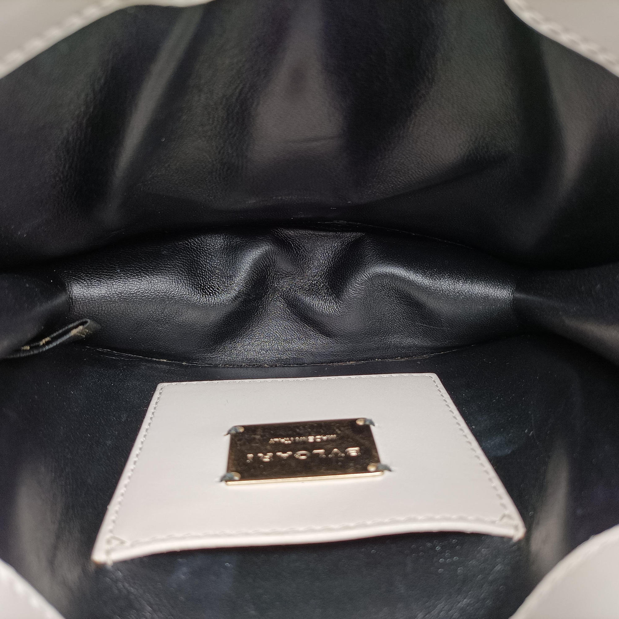 Vintage Bvlgari SERPENTI FOREVER White Leather  shoulderbag | stylenewstar