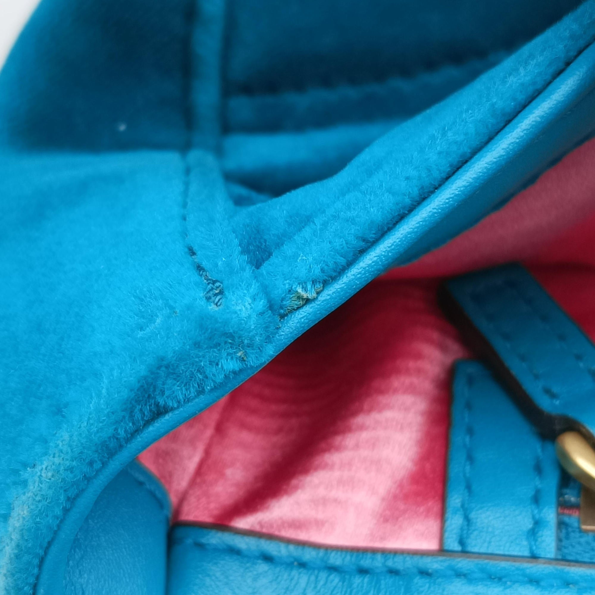 Pre-owned Gucci GG Marmont Blue velour 443497 shoulderbag | stylenewstar