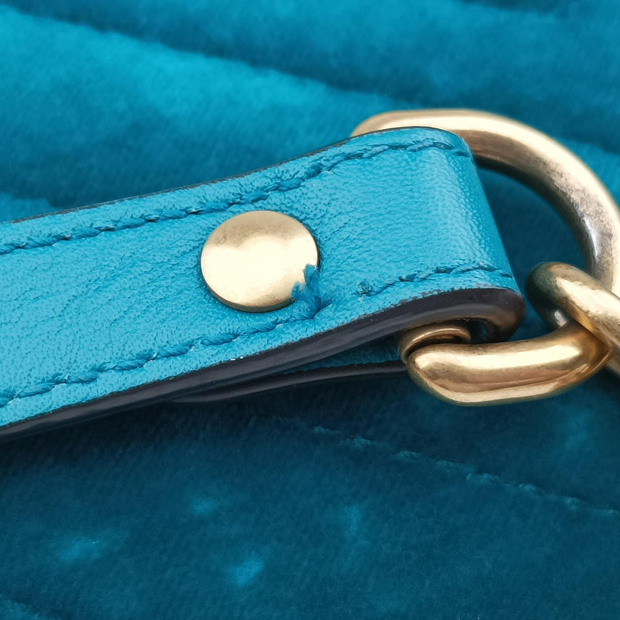 Pre-owned Gucci GG Marmont Blue velour 443497 shoulderbag | stylenewstar