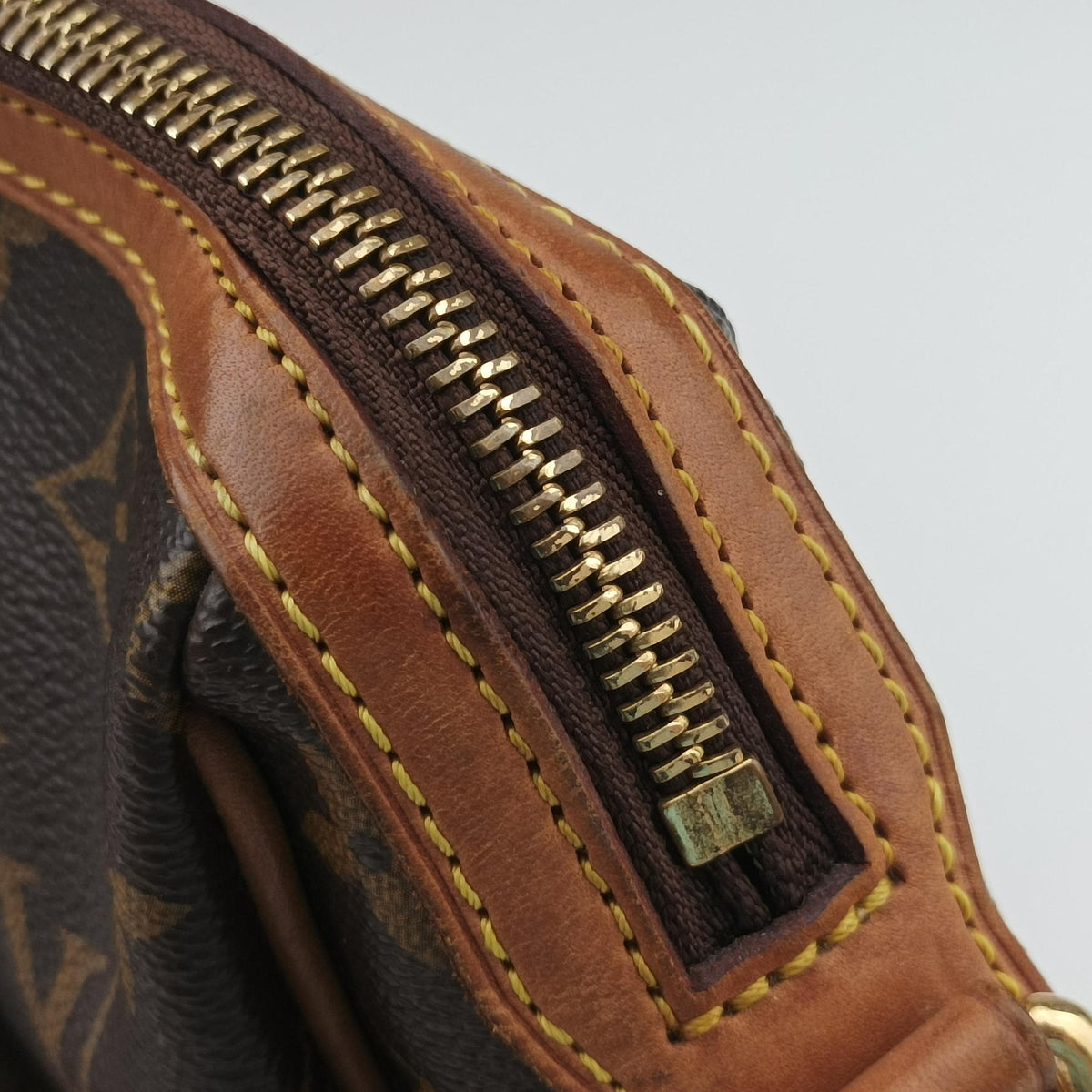 Secondhand Louis Vuitton RETIRO PM Brown Monogram Canvas M40325 shoulderbag | stylenewstar