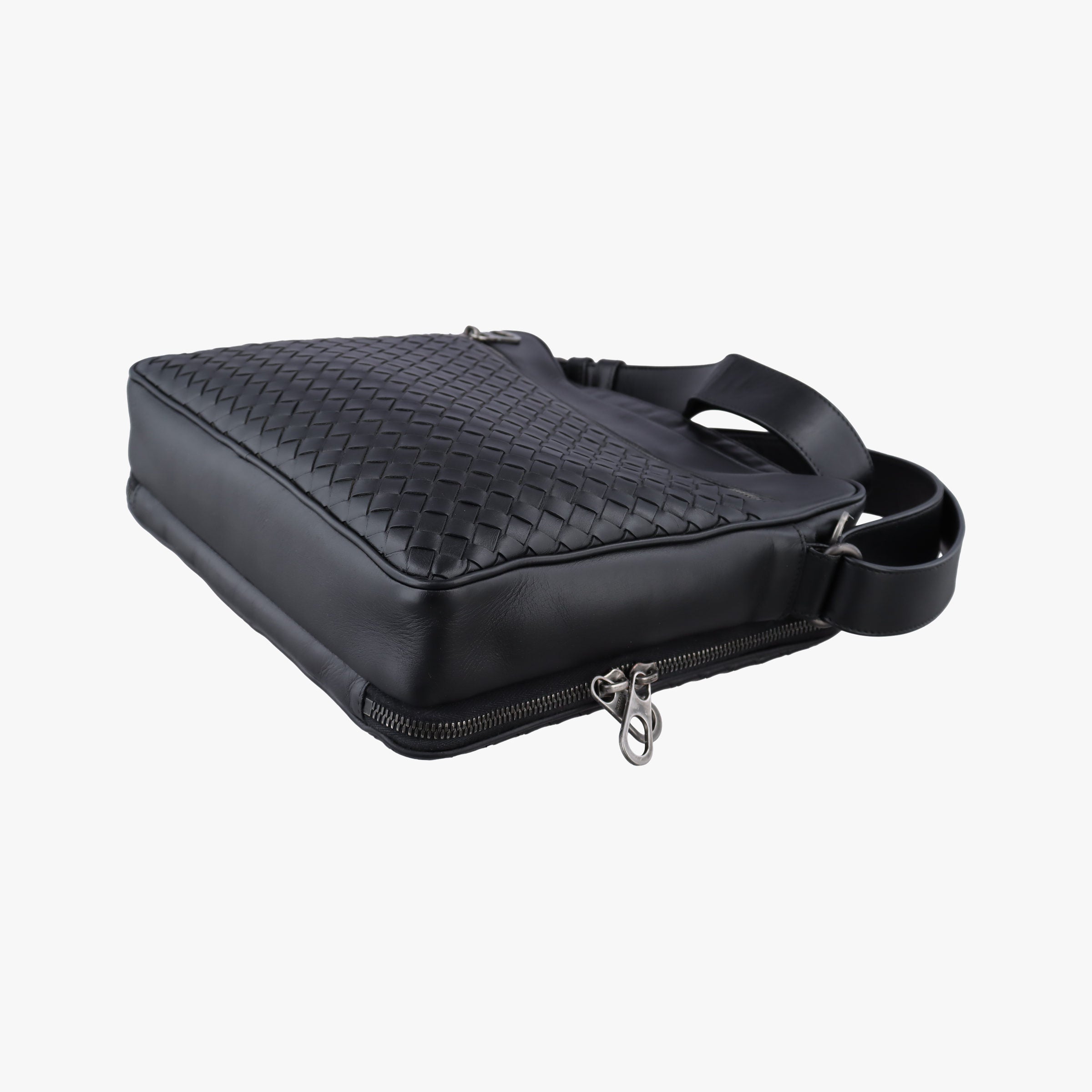 Pre-owned Bottega Veneta Intrecciato Black lambskin  shoulderbag | stylenewstar
