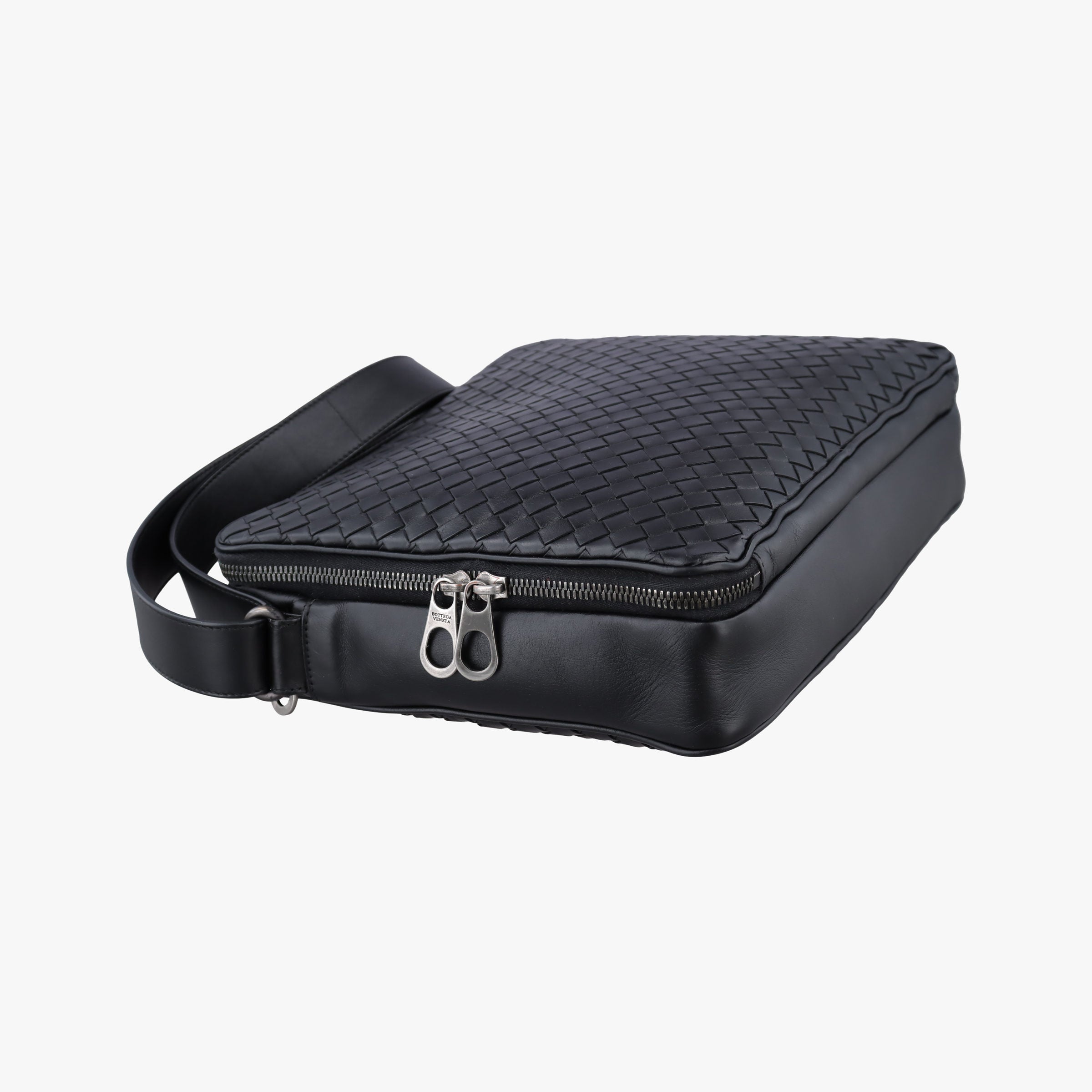 Pre-owned Bottega Veneta Intrecciato Black lambskin  shoulderbag | stylenewstar