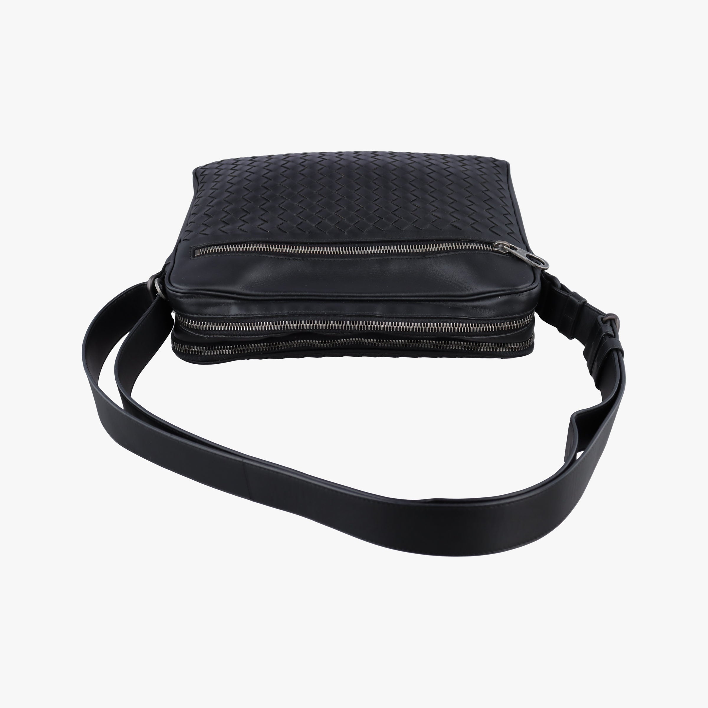 Pre-owned Bottega Veneta Intrecciato Black lambskin  shoulderbag | stylenewstar
