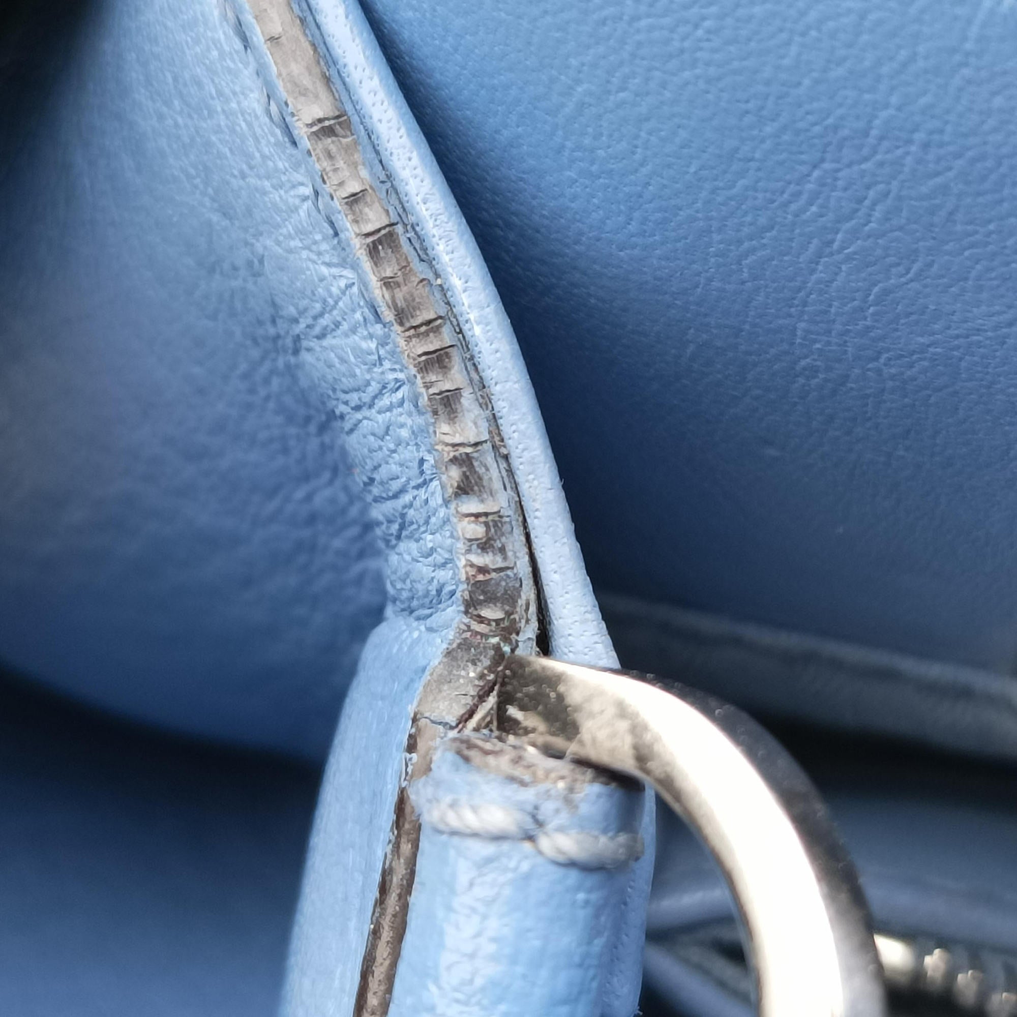 Pre-owned Fendi Petite 2 JOURS Blue Leather 8BH253 shoulderbag | stylenewstar