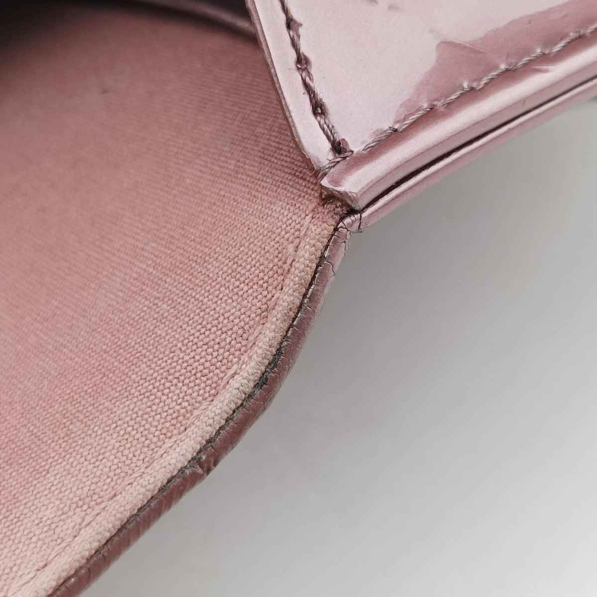 Pre-owned Louis Vuitton Pochette Louise PM Rose Indien Vernis M64550 shoulderbag | stylenewstar