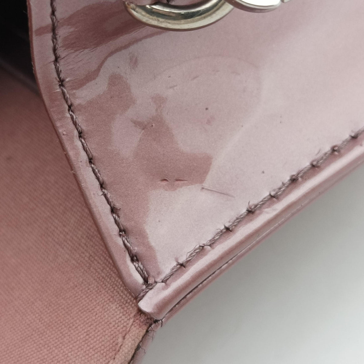 Pre-owned Louis Vuitton Pochette Louise PM Rose Indien Vernis M64550 shoulderbag | stylenewstar