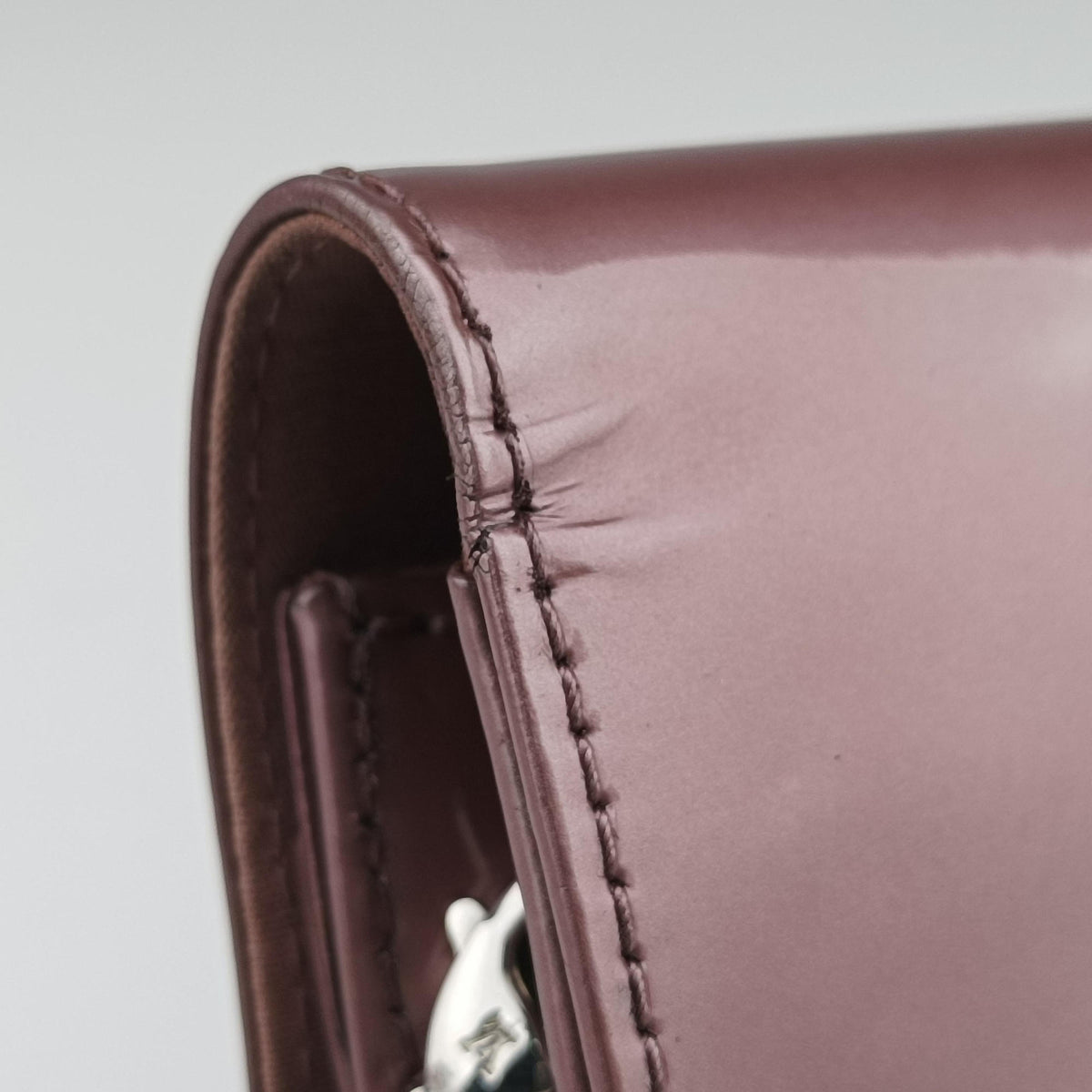 Pre-owned Louis Vuitton Pochette Louise PM Rose Indien Vernis M64550 shoulderbag | stylenewstar
