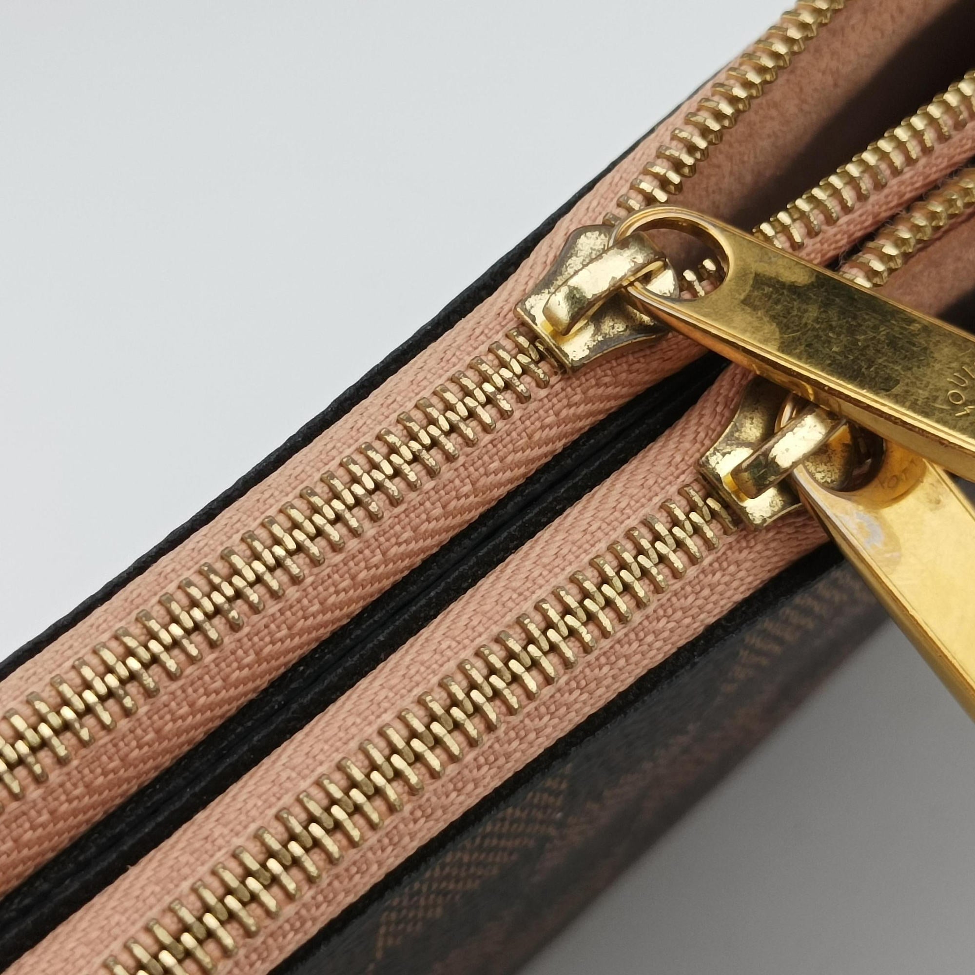 Secondhand Louis Vuitton Pochette Double Zip EBENE×Rose Ballerine Damier Canvas N60254 shoulderbag | stylenewstar