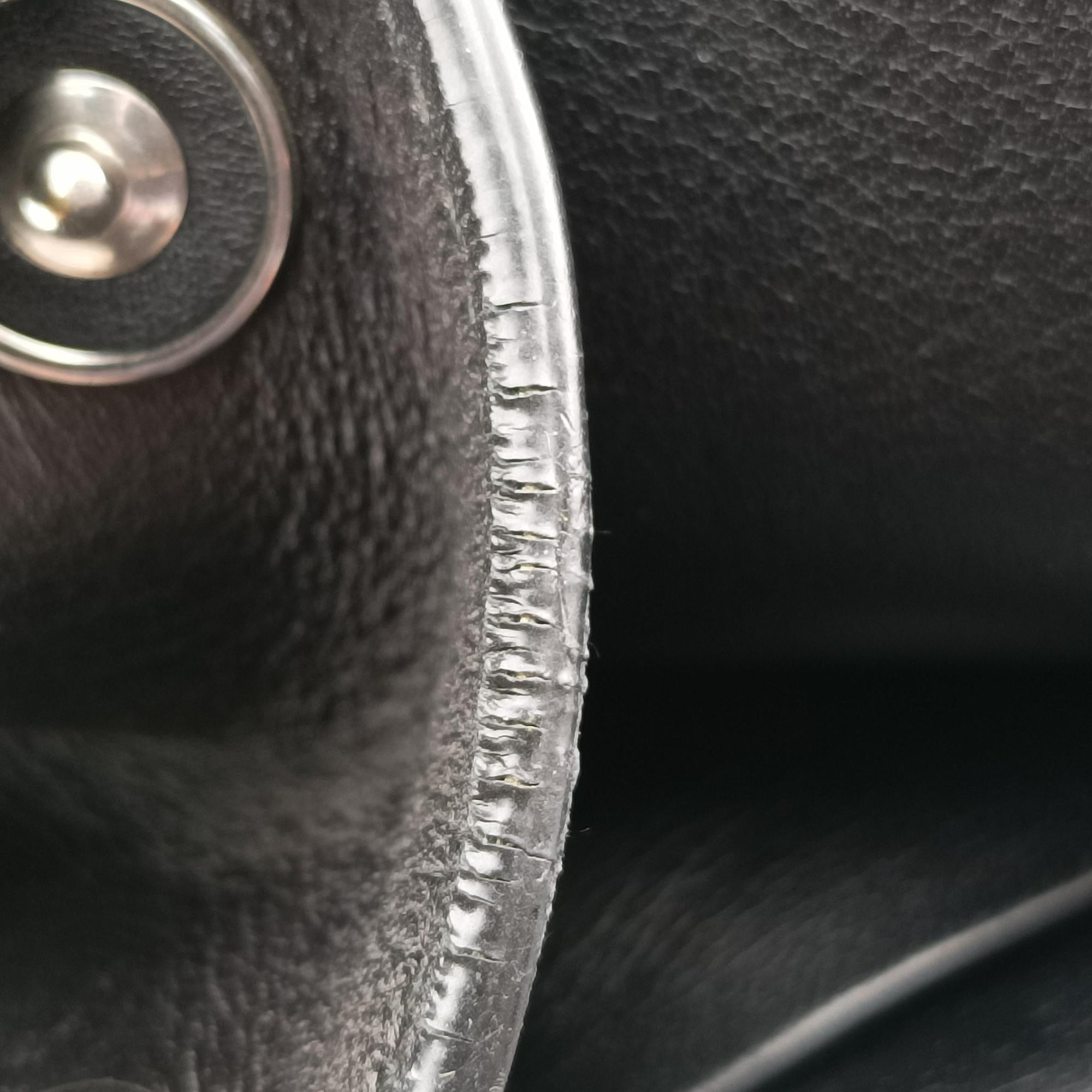 Pre-owned Christian Dior Be Dior Black Leather  shoulderbag | stylenewstar
