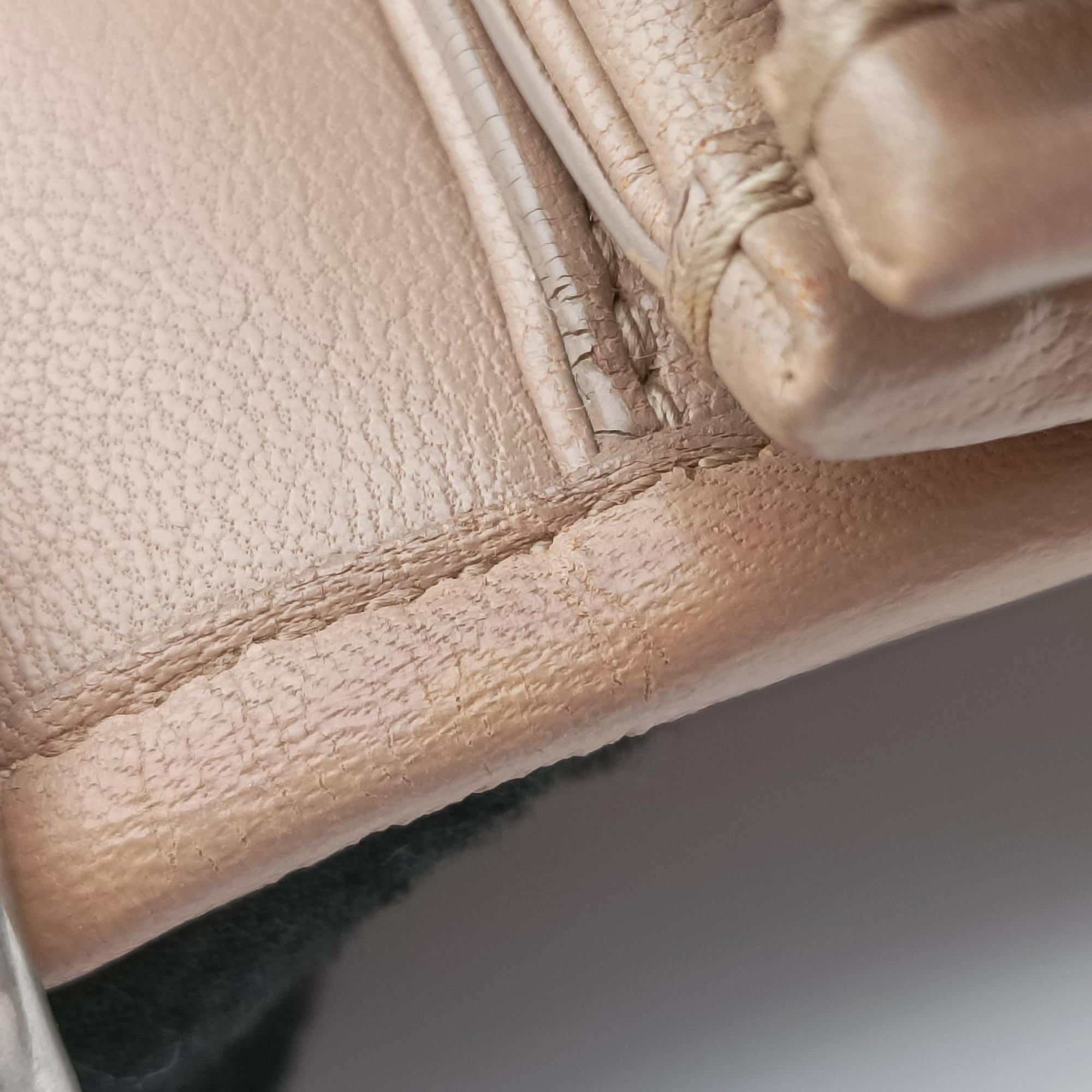 Pre-owned Yves Saint Laurent Paris Becky Camel Leather 579607 shoulderbag | stylenewstar