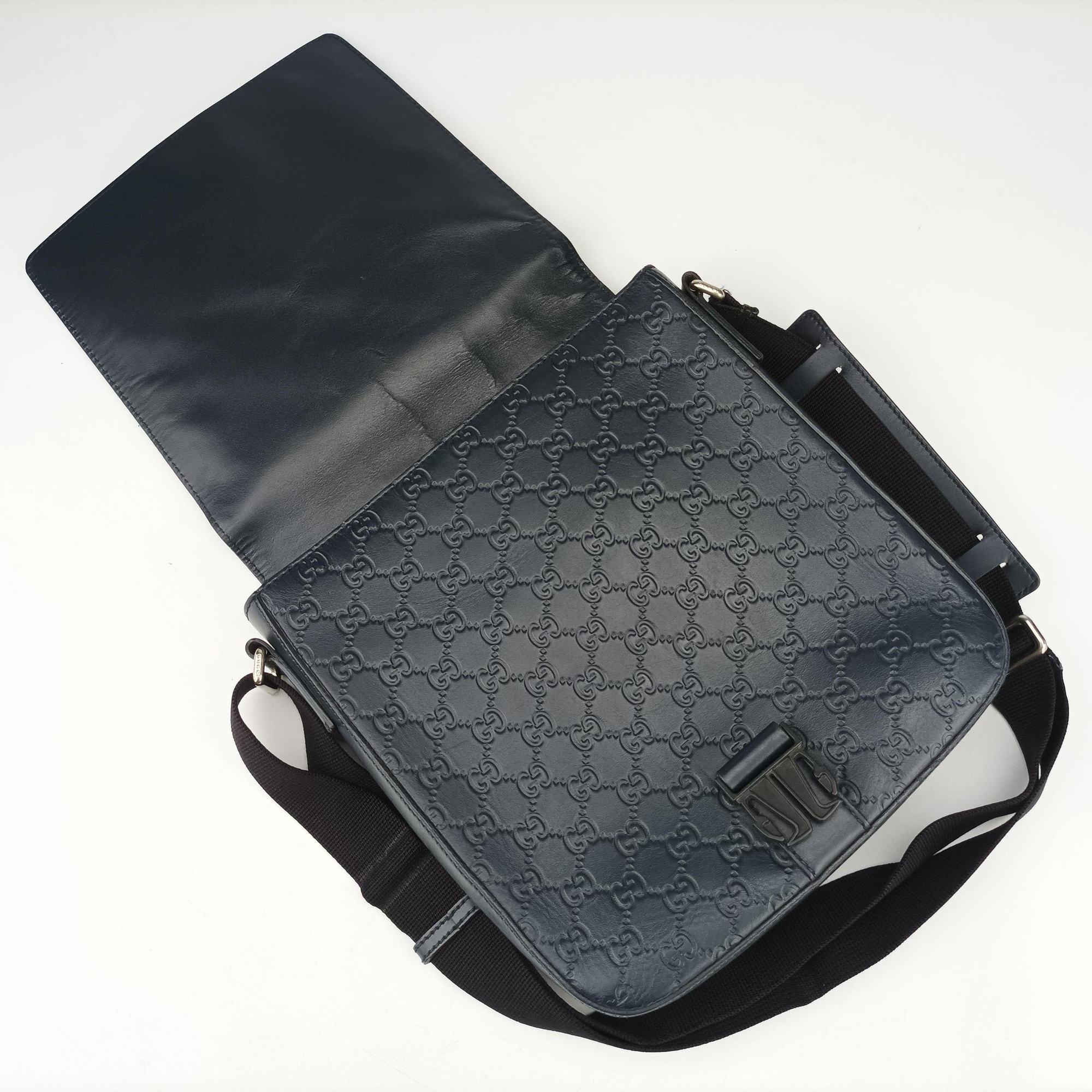 Pre-owned Gucci GG Plus GG Supreme Navy Leather 406368 shoulderbag | stylenewstar