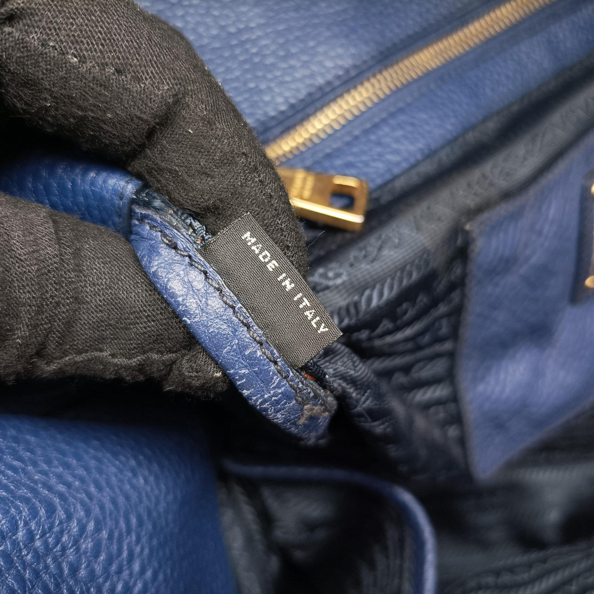 Pre-owned Prada Vitello Phoenix Blue Leather BN1713 handbag | stylenewstar