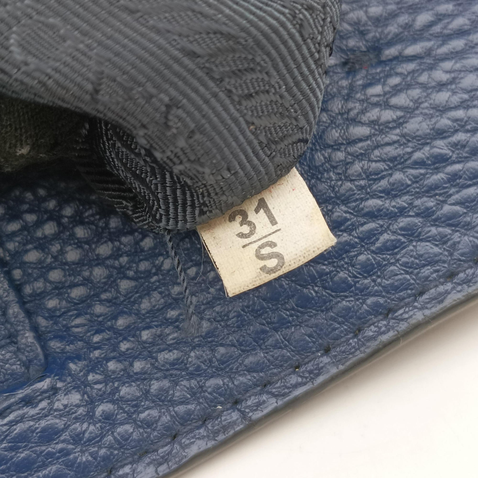Pre-owned Prada Vitello Phoenix Blue Leather BN1713 handbag | stylenewstar