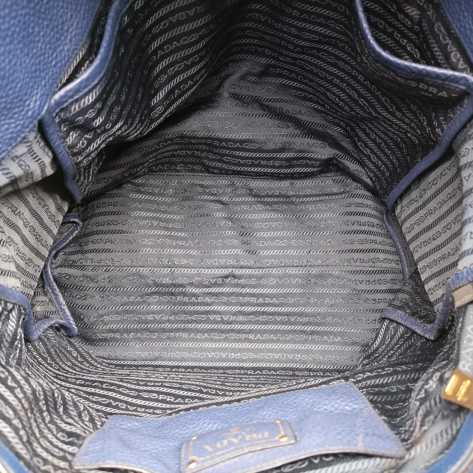 Pre-owned Prada Vitello Phoenix Blue Leather BN1713 handbag | stylenewstar