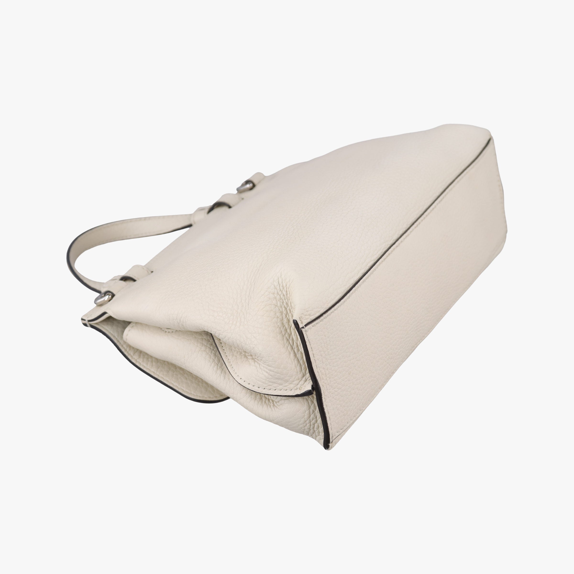 Pre-owned Gucci Bamboo Daily White Leather 370831 shoulderbag | stylenewstar