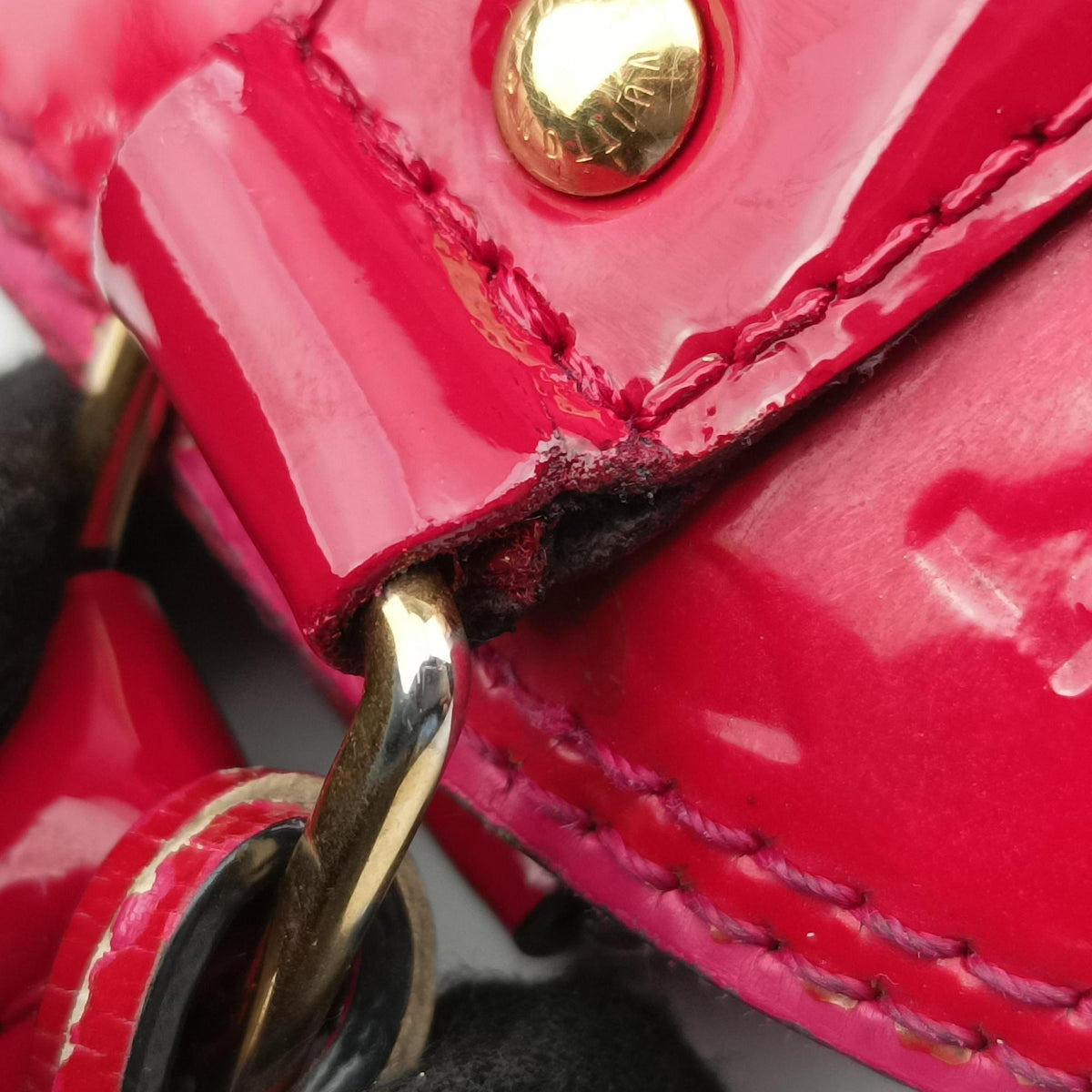 Secondhand Louis Vuitton Alma BB pomme d'amour Vernis M90174 shoulderbag | stylenewstar