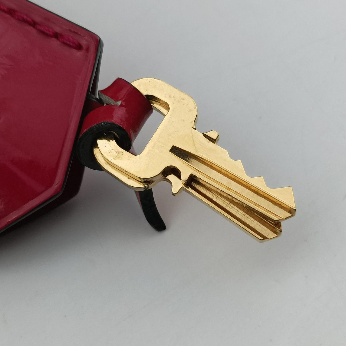 Secondhand Louis Vuitton Alma BB pomme d'amour Vernis M90174 shoulderbag | stylenewstar
