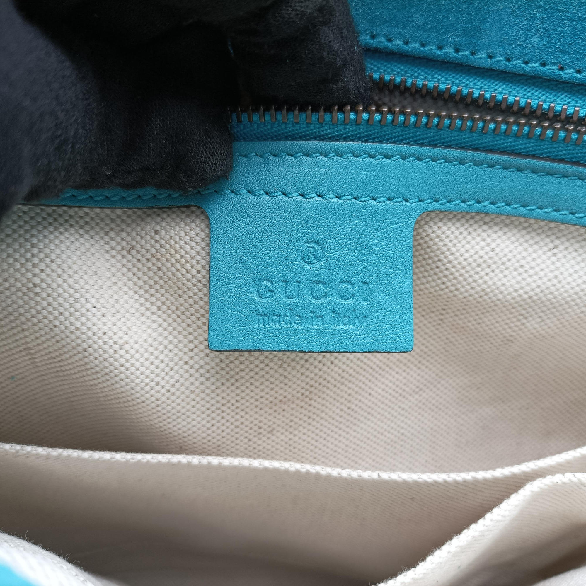 Vintage Gucci Bright Bit Blue Patent Leather 317633 shoulderbag | stylenewstar