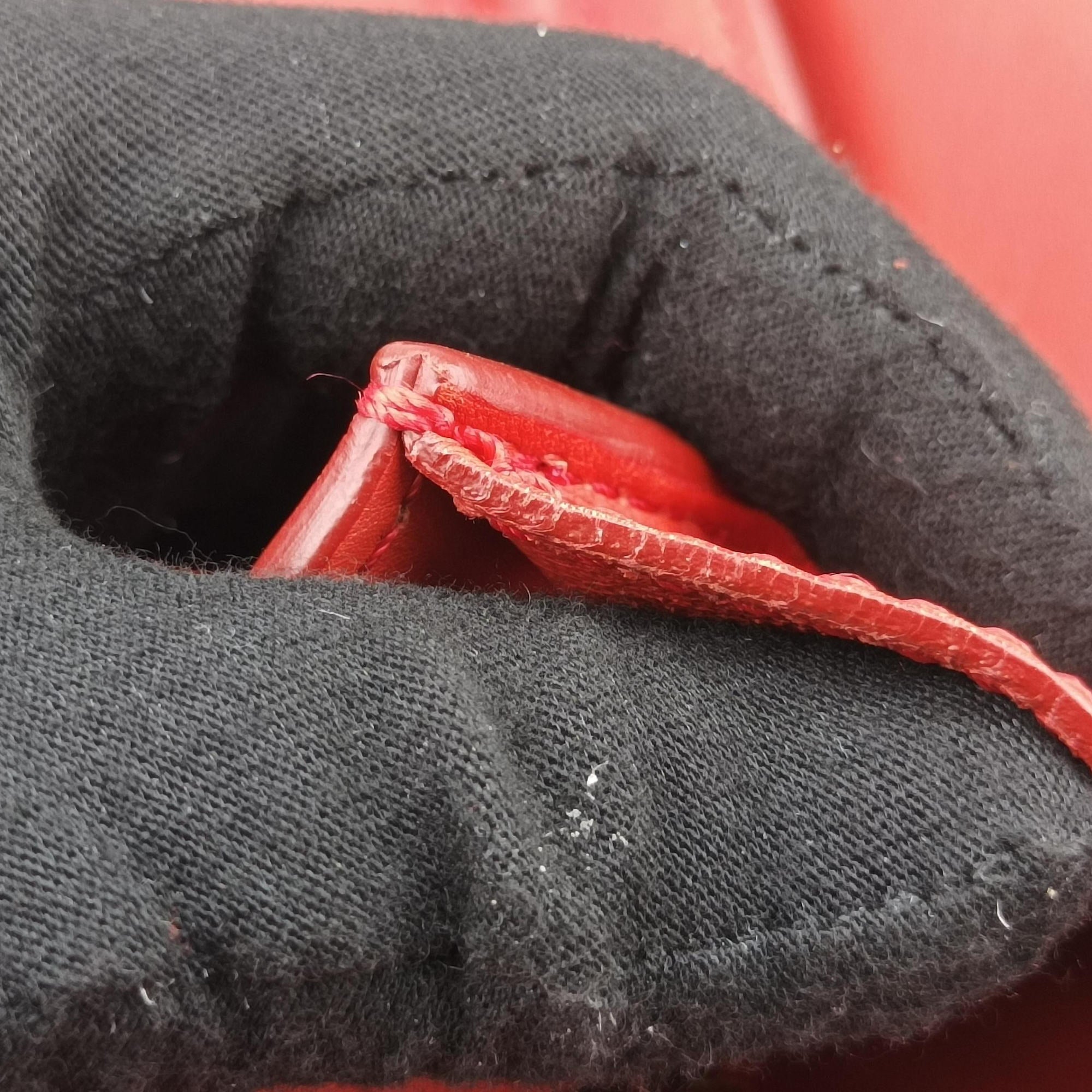 Secondhand Celine Luggage Micro shopper Red Leather  handbag | stylenewstar