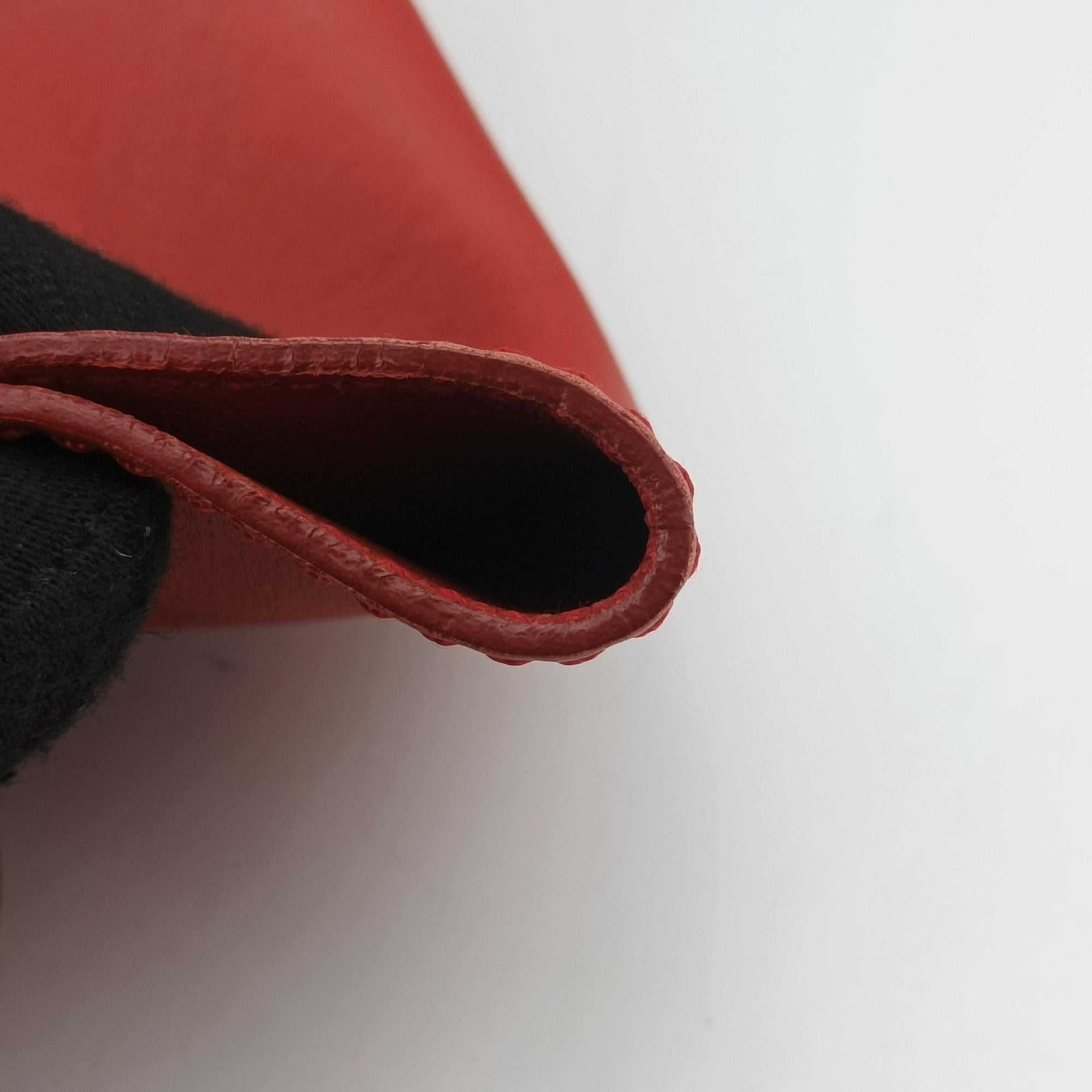 Secondhand Celine Luggage Micro shopper Red Leather  handbag | stylenewstar