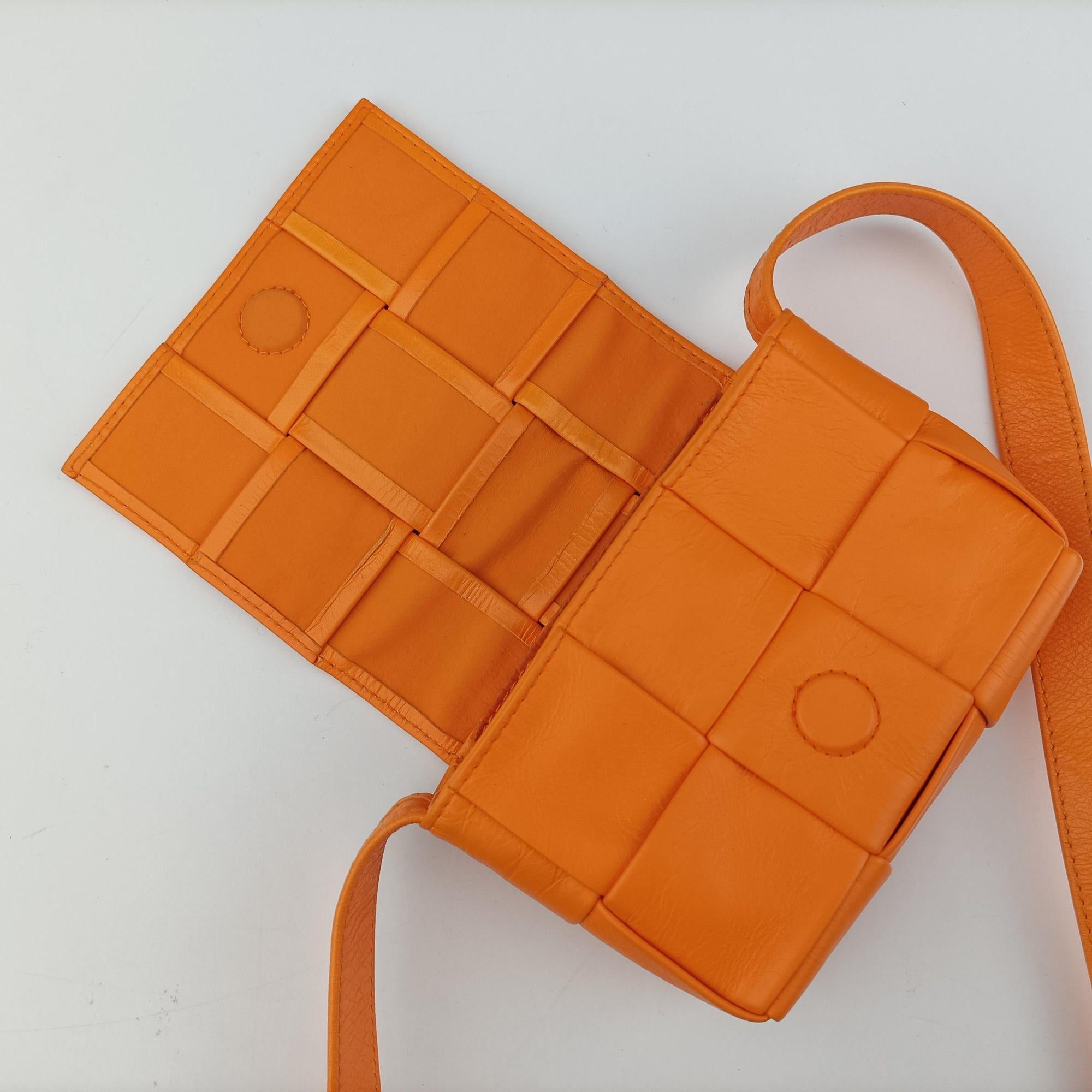 Secondhand Bottega Veneta candy cassette Orange lambskin  shoulderbag | stylenewstar