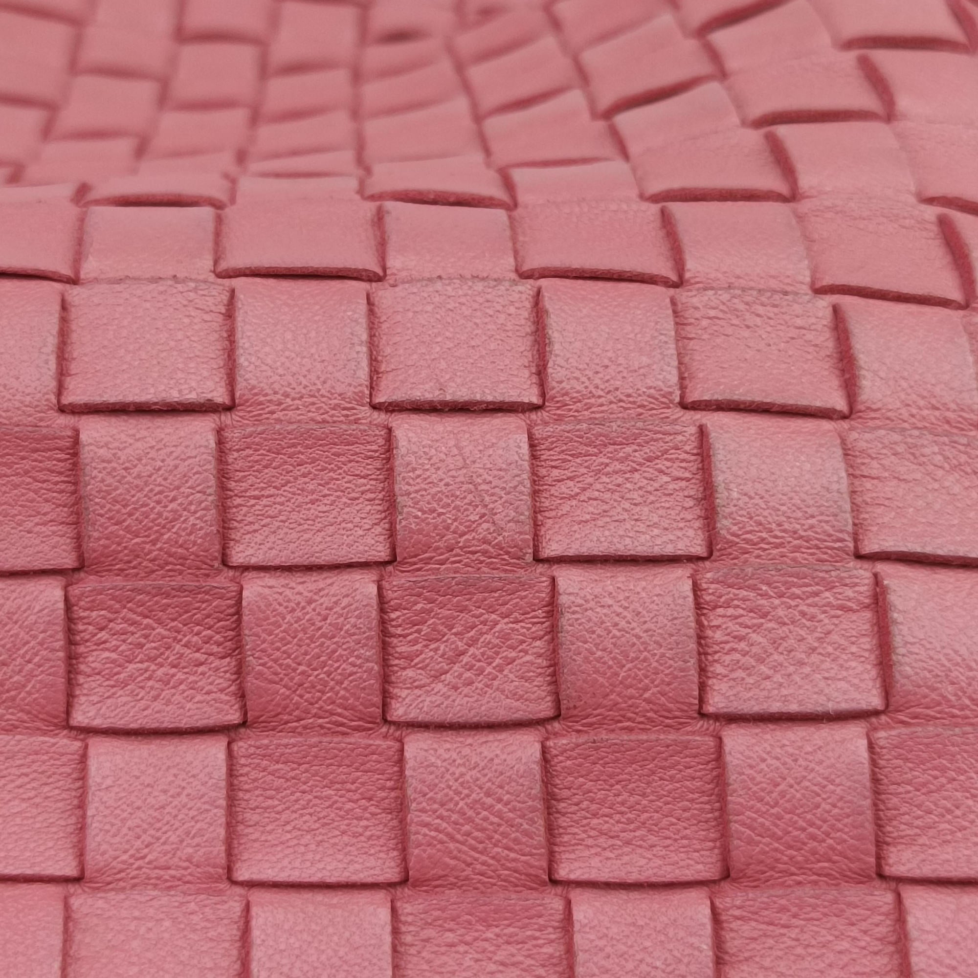 Pre-owned Bottega Veneta Intrecciato Pink lambskin  shoulderbag | stylenewstar