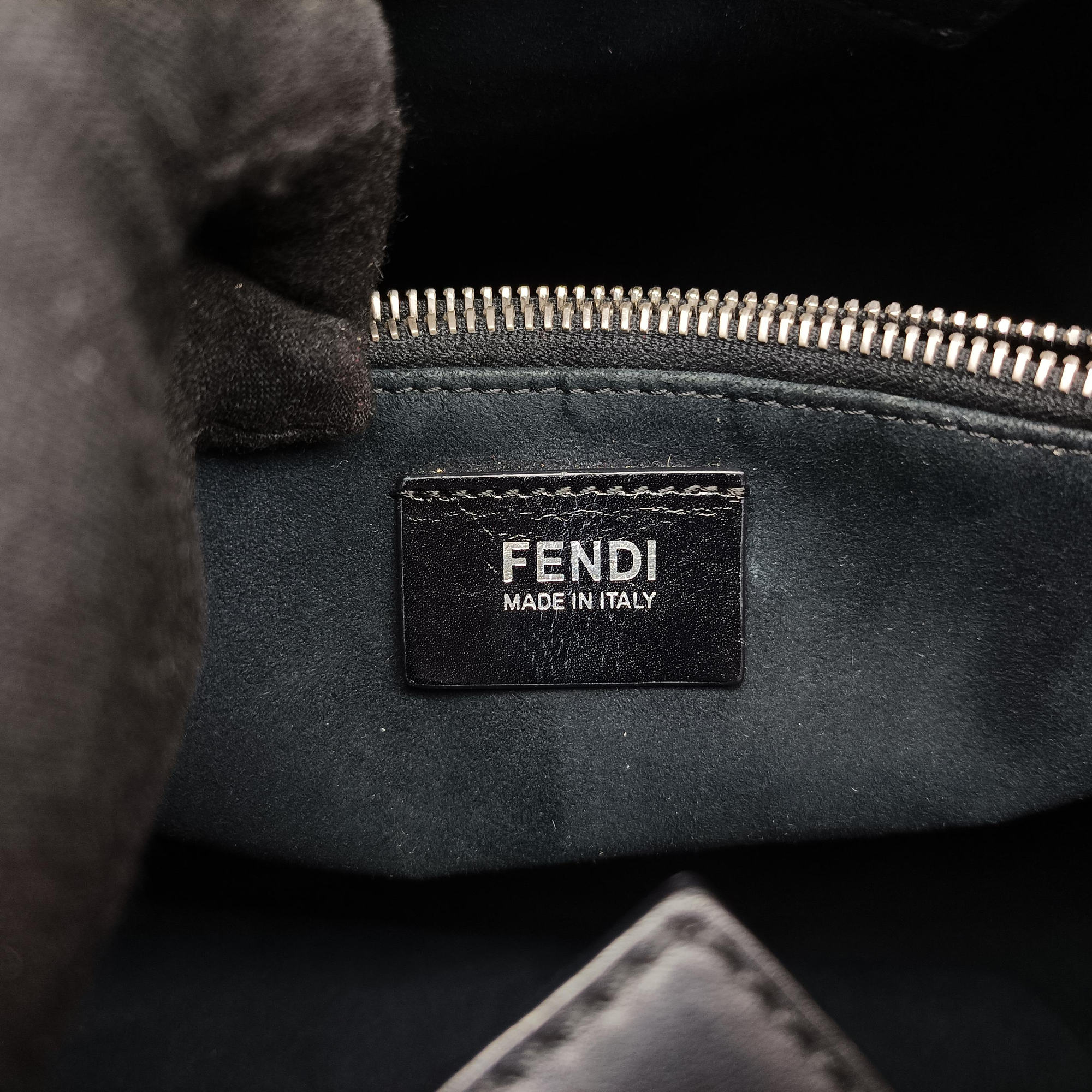 Pre-owned Fendi 2 JOURS White pony hair 8BH250 shoulderbag | stylenewstar
