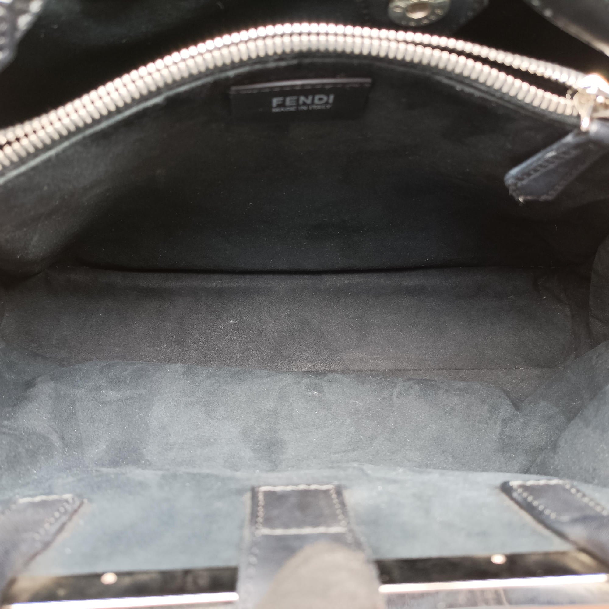 Pre-owned Fendi 2 JOURS White pony hair 8BH250 shoulderbag | stylenewstar