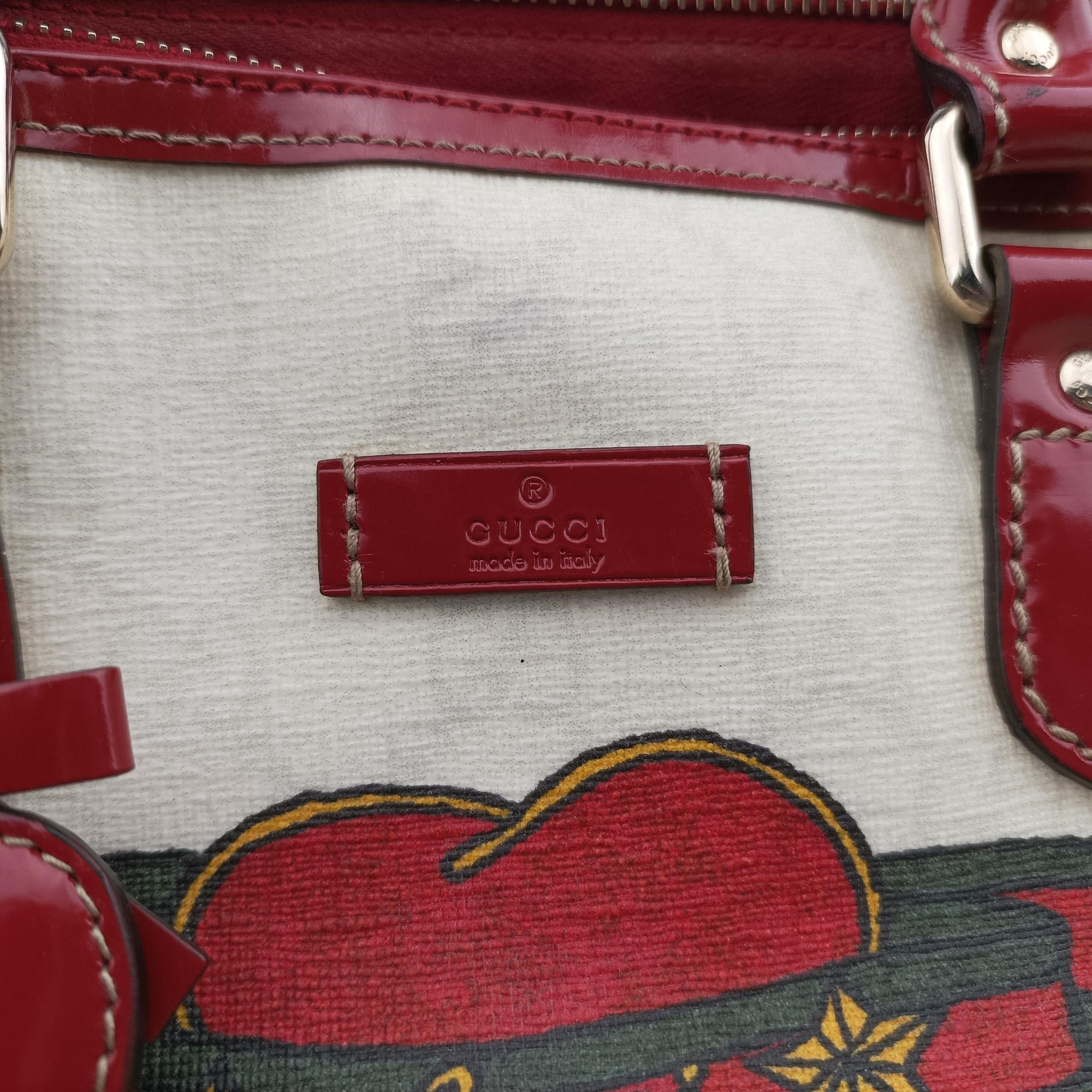 Vintage Gucci GG Supreme Tattoo Print Heart Charm Joy White PVC coated canvas 190257 handbag | stylenewstar