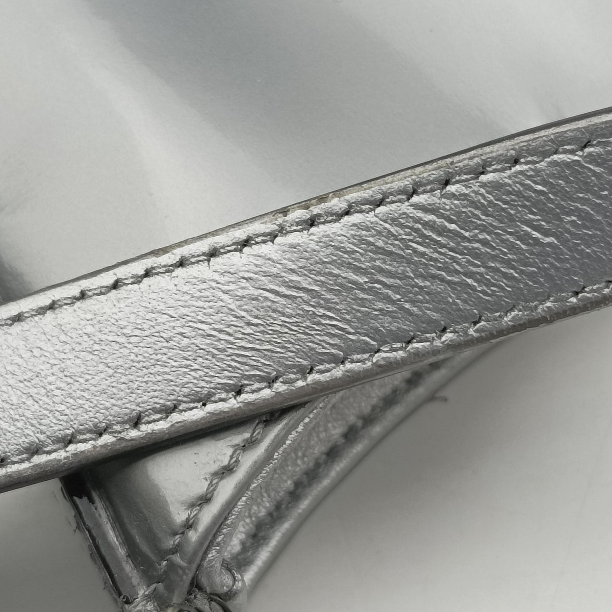 Pre-owned Prada Cleo Silver Enamel 1BC499 shoulderbag | stylenewstar