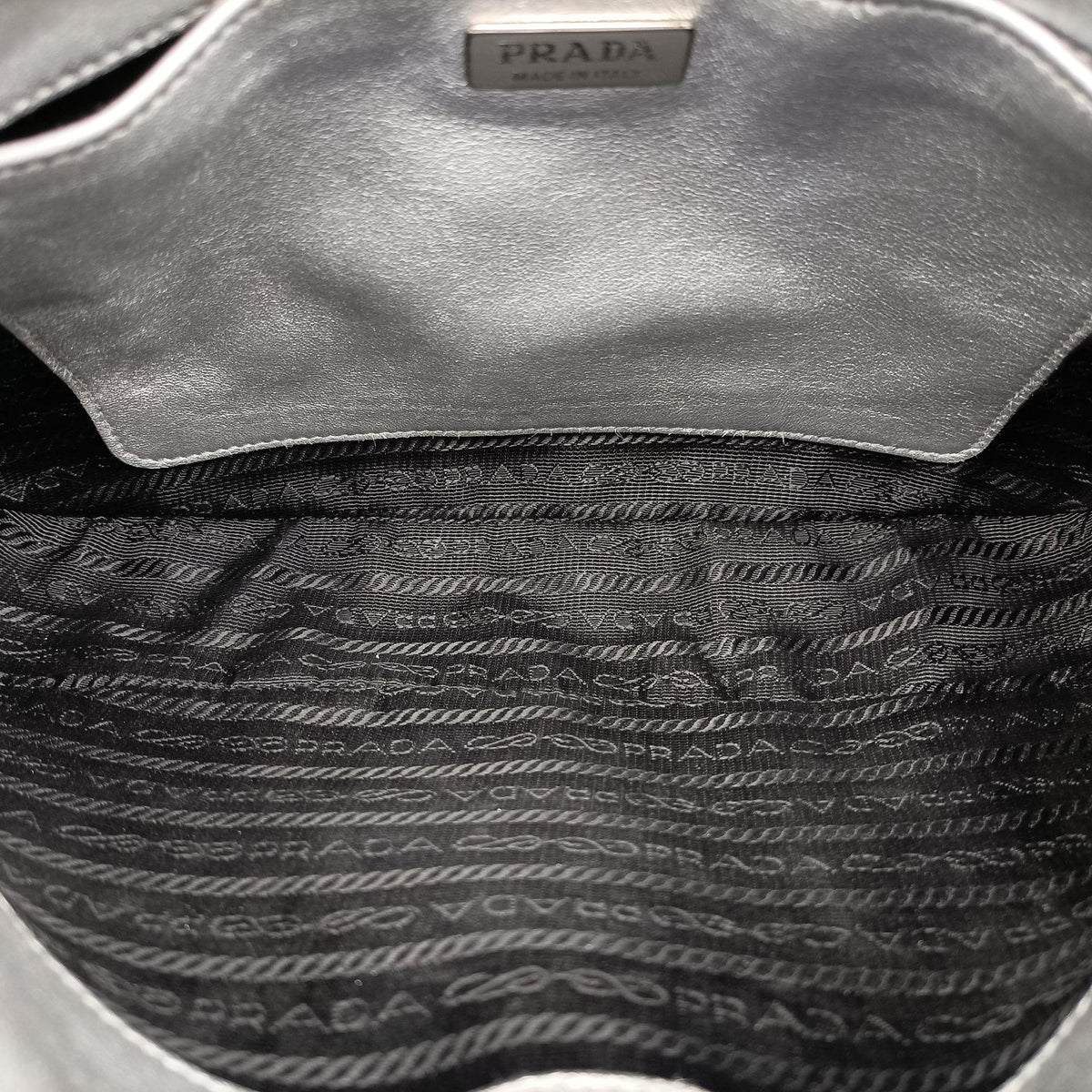 Pre-owned Prada Cleo Silver Enamel 1BC499 shoulderbag | stylenewstar