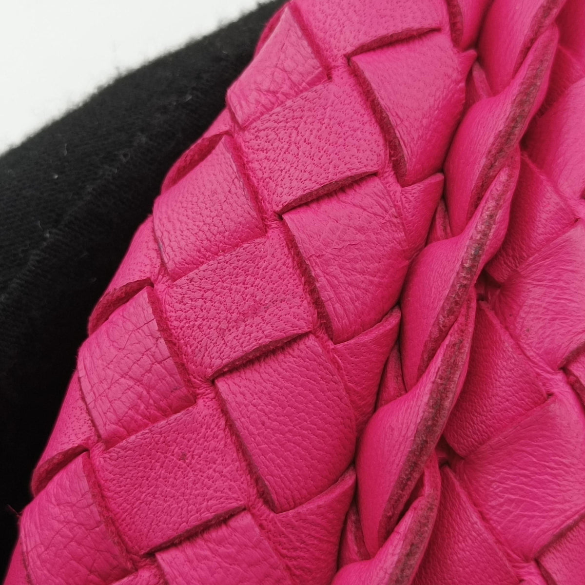 Pre-owned Bottega Veneta Intrecciato Rose lambskin  handbag | stylenewstar