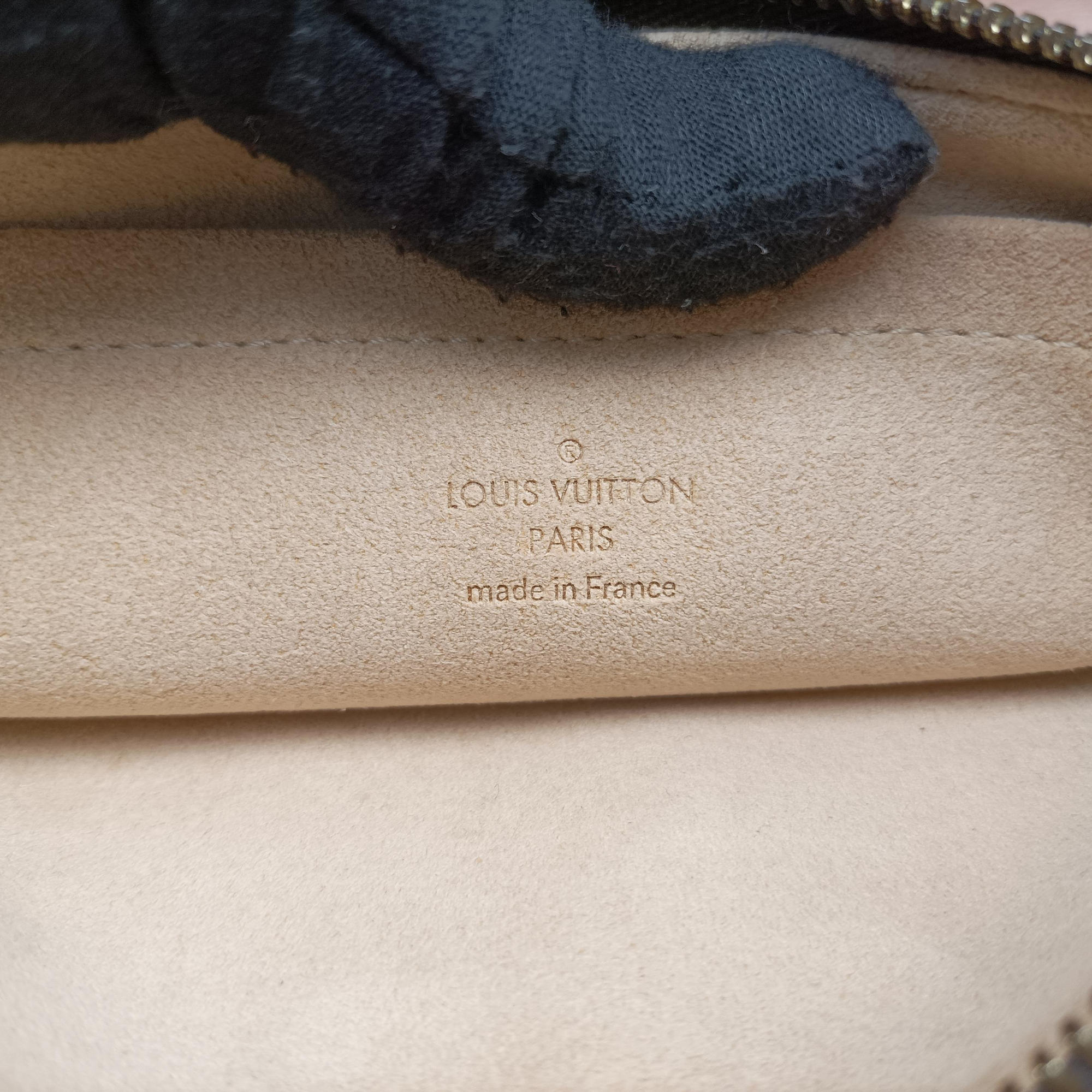 Pre-owned Louis Vuitton Pochette Mila MM brown Monogram Canvas M60094 handbag | stylenewstar