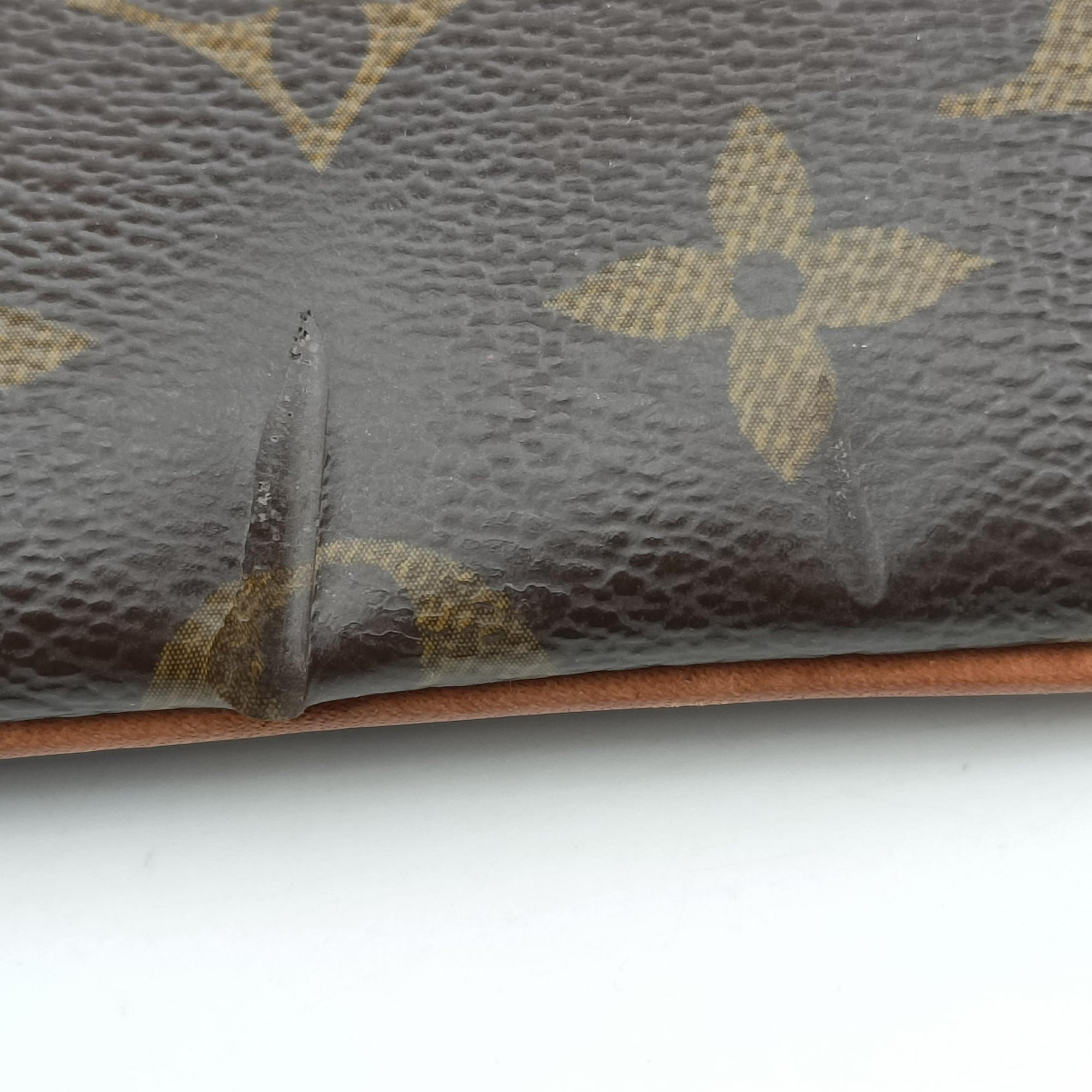 Pre-owned Louis Vuitton Pochette Mila MM brown Monogram Canvas M60094 handbag | stylenewstar