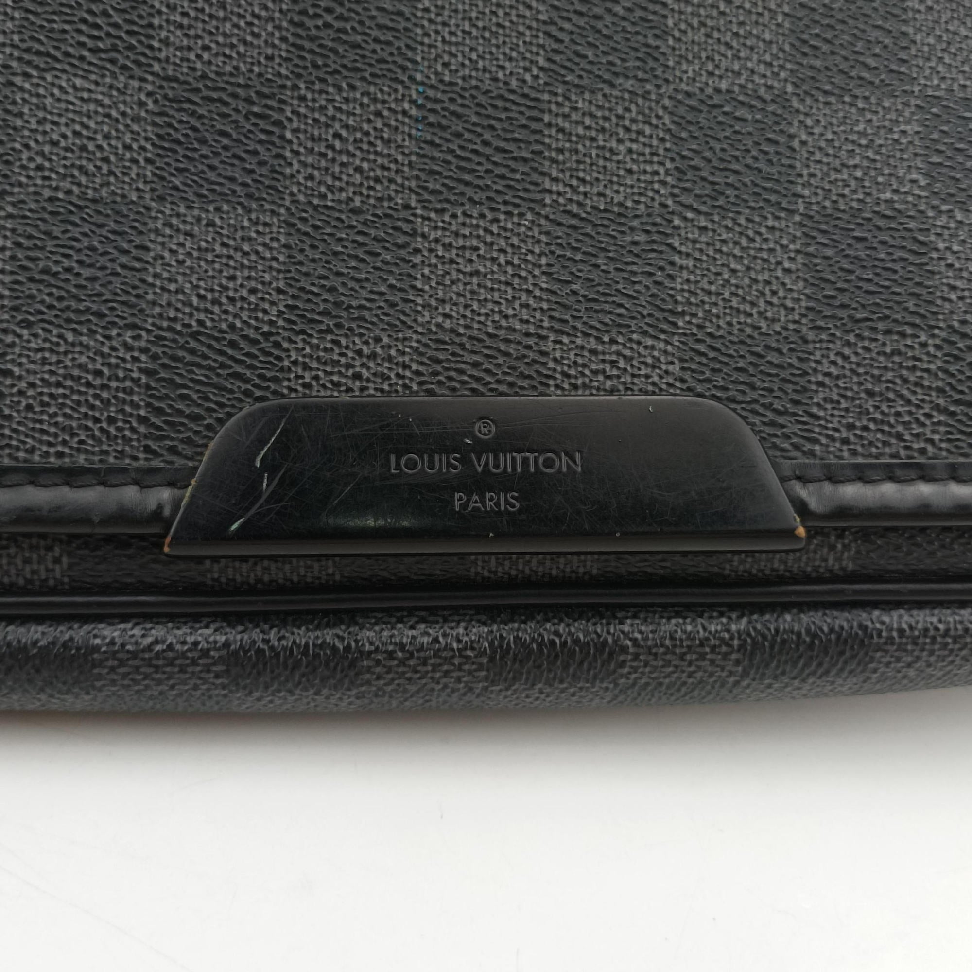 Secondhand Louis Vuitton DANIEL MM Noir Damier GRAPHITE N58029 shoulderbag | stylenewstar