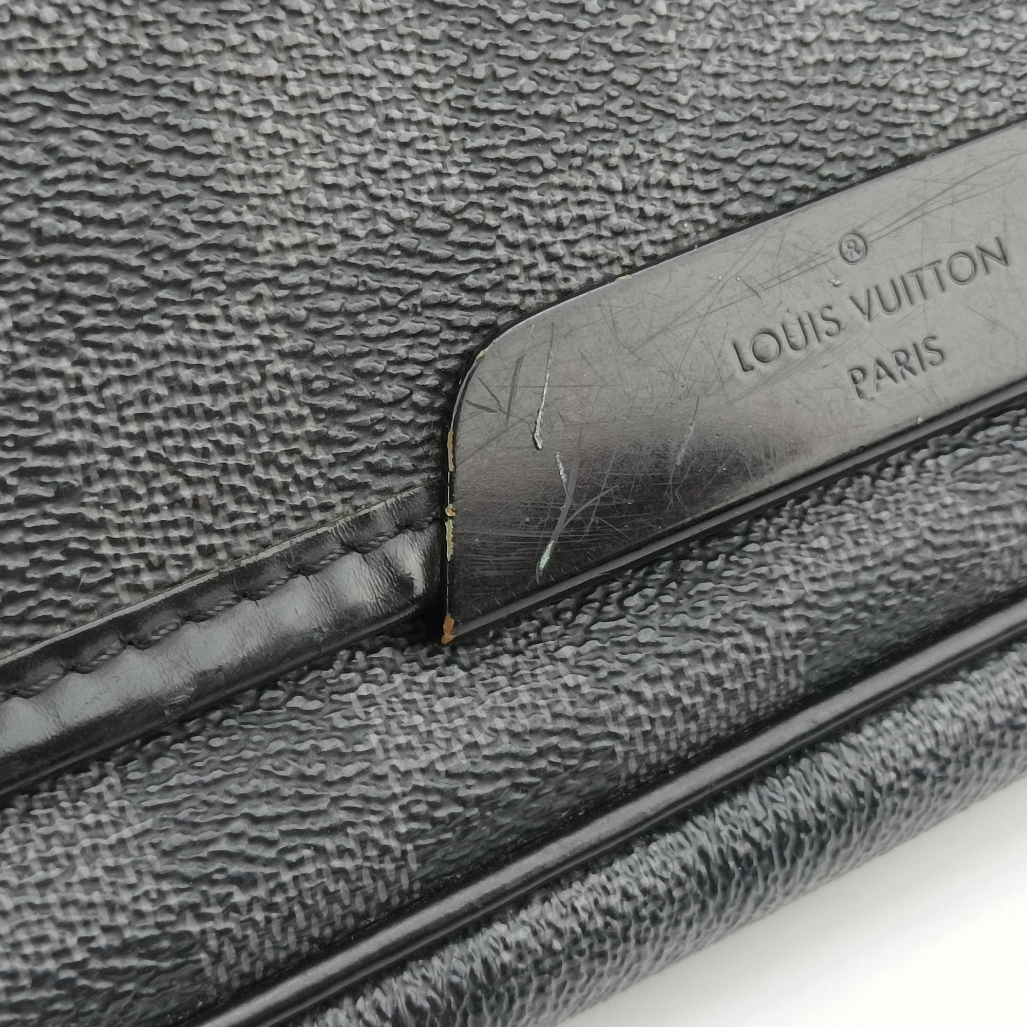 Secondhand Louis Vuitton DANIEL MM Noir Damier GRAPHITE N58029 shoulderbag | stylenewstar