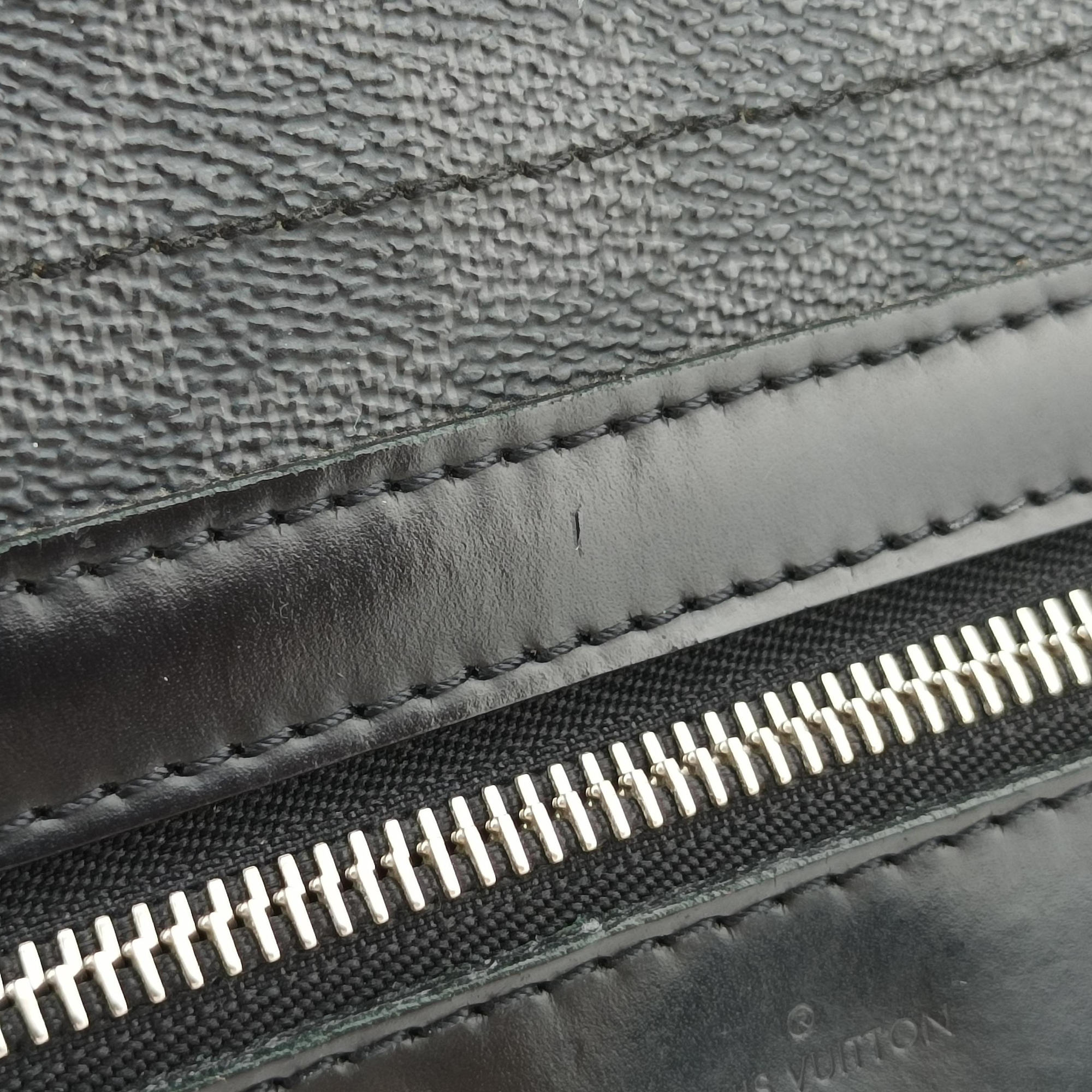 Secondhand Louis Vuitton DANIEL MM Noir Damier GRAPHITE N58029 shoulderbag | stylenewstar