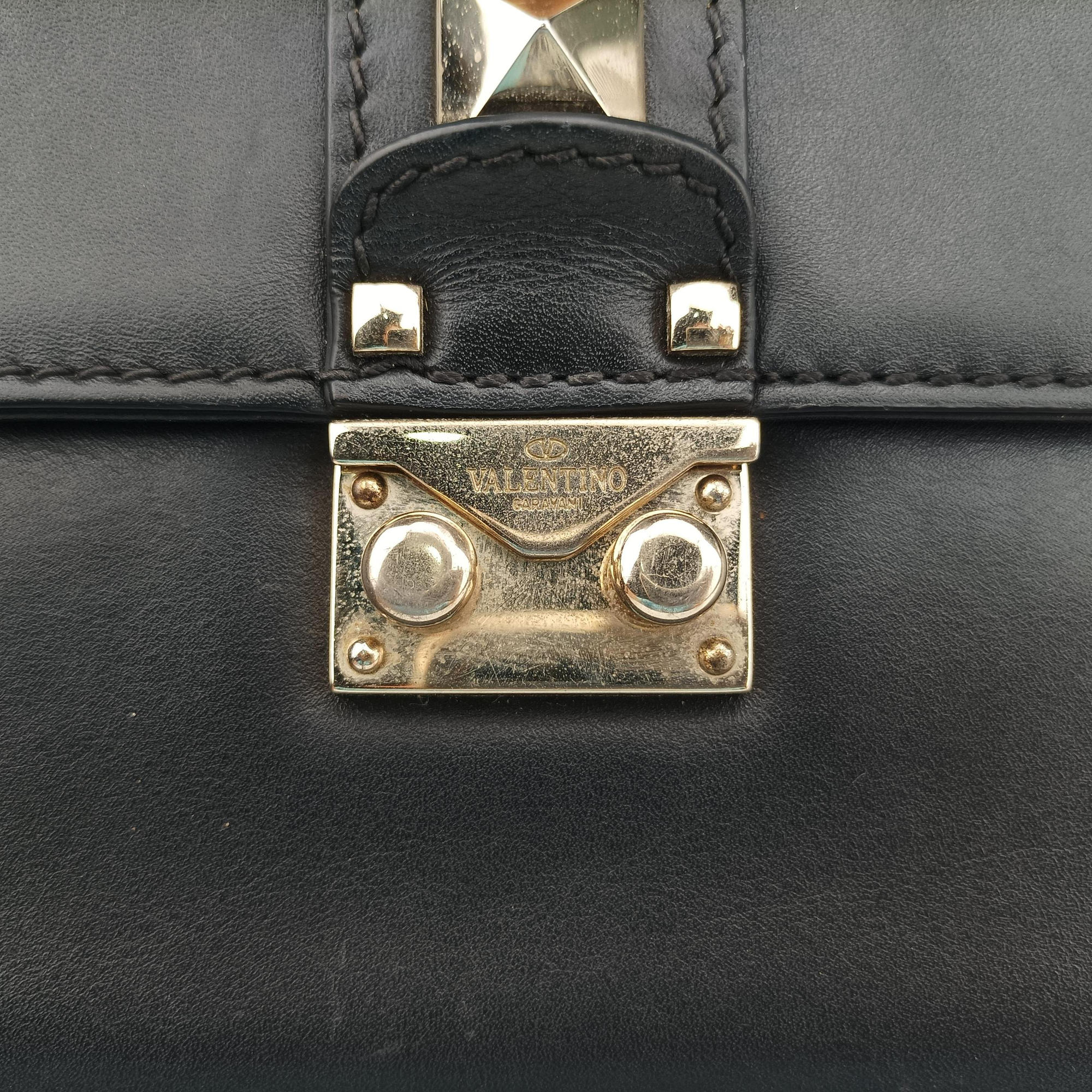 Pre-owned Valentino Rockstud Glam Lock Black Leather  shoulderbag | stylenewstar