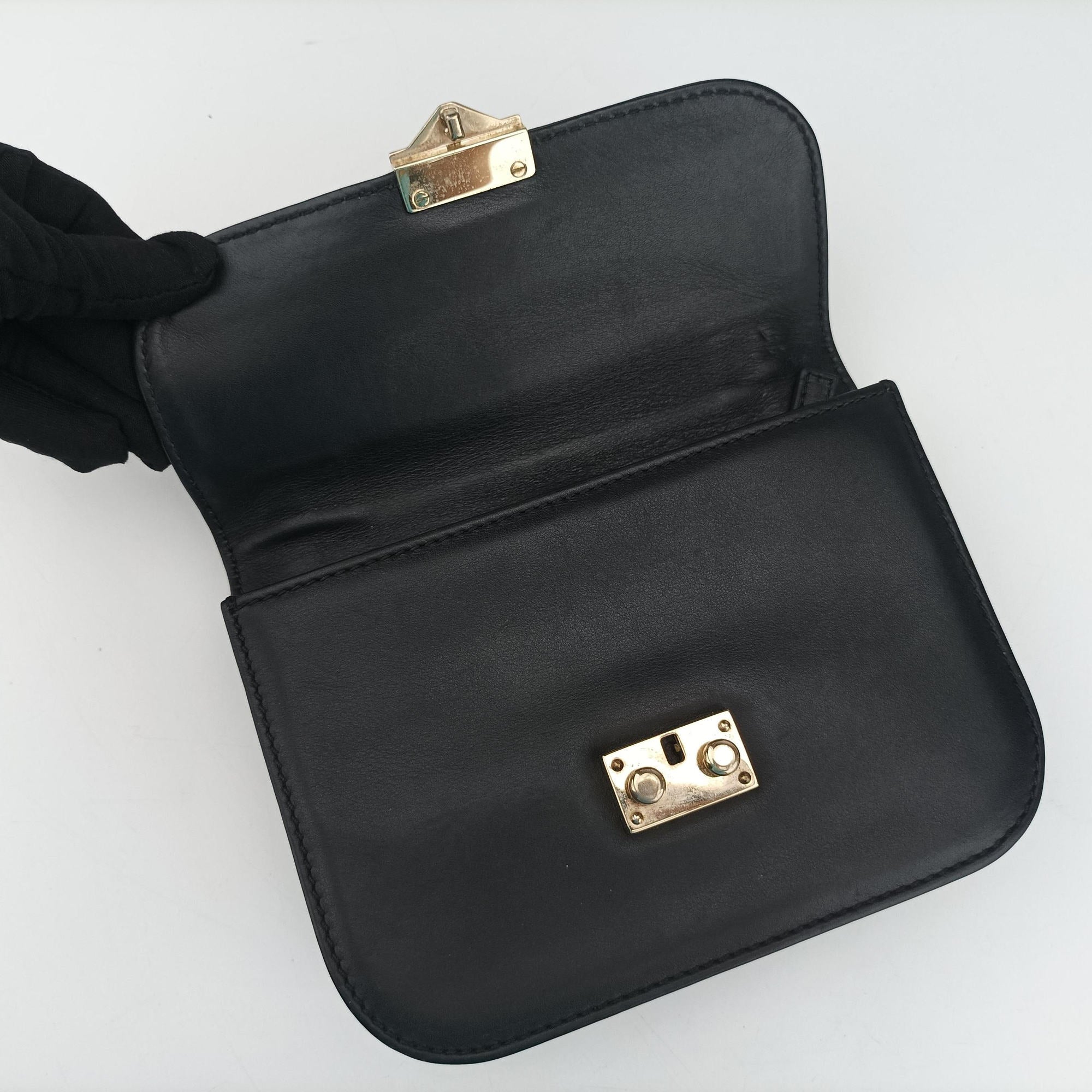 Pre-owned Valentino Rockstud Glam Lock Black Leather  shoulderbag | stylenewstar
