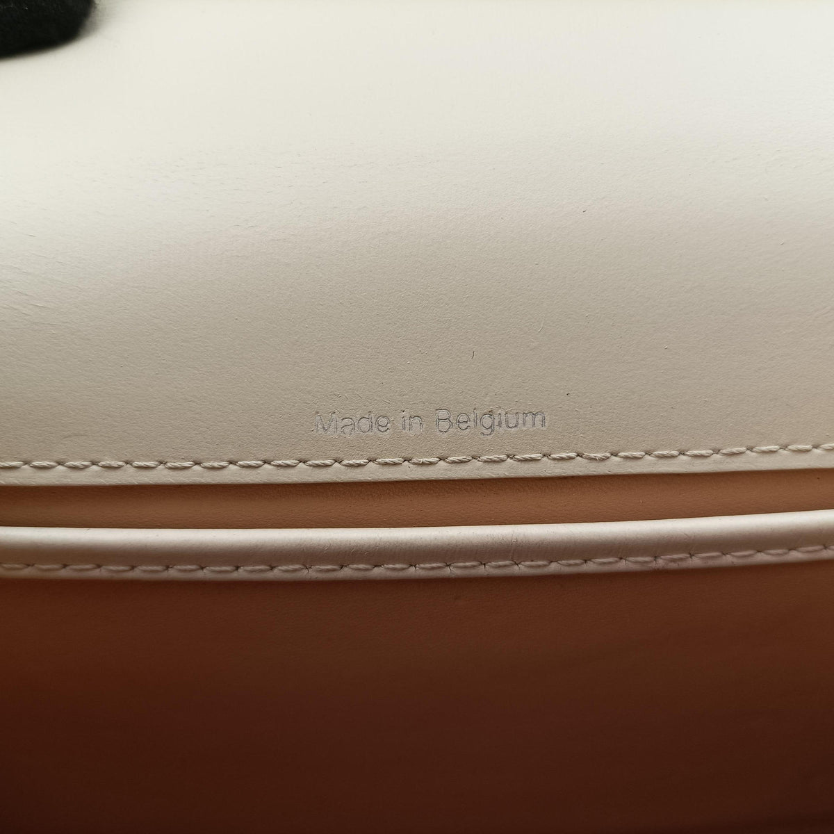 Secondhand Delvaux Brillon MM White Leather  shoulderbag | stylenewstar