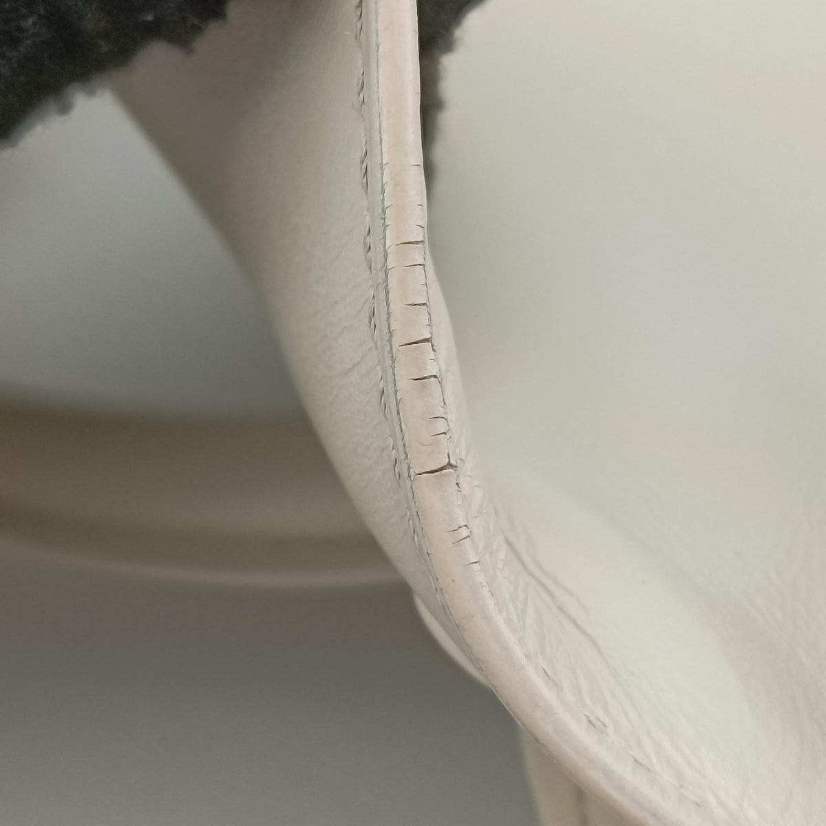 Secondhand Delvaux Brillon MM White Leather  shoulderbag | stylenewstar