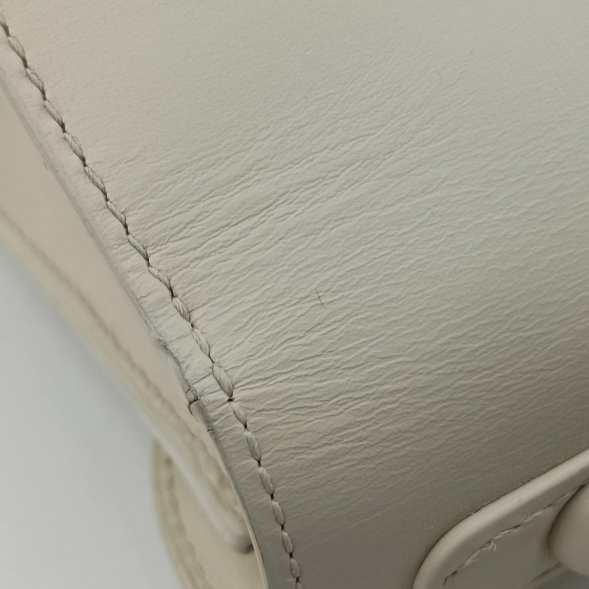 Secondhand Delvaux Brillon MM White Leather  shoulderbag | stylenewstar