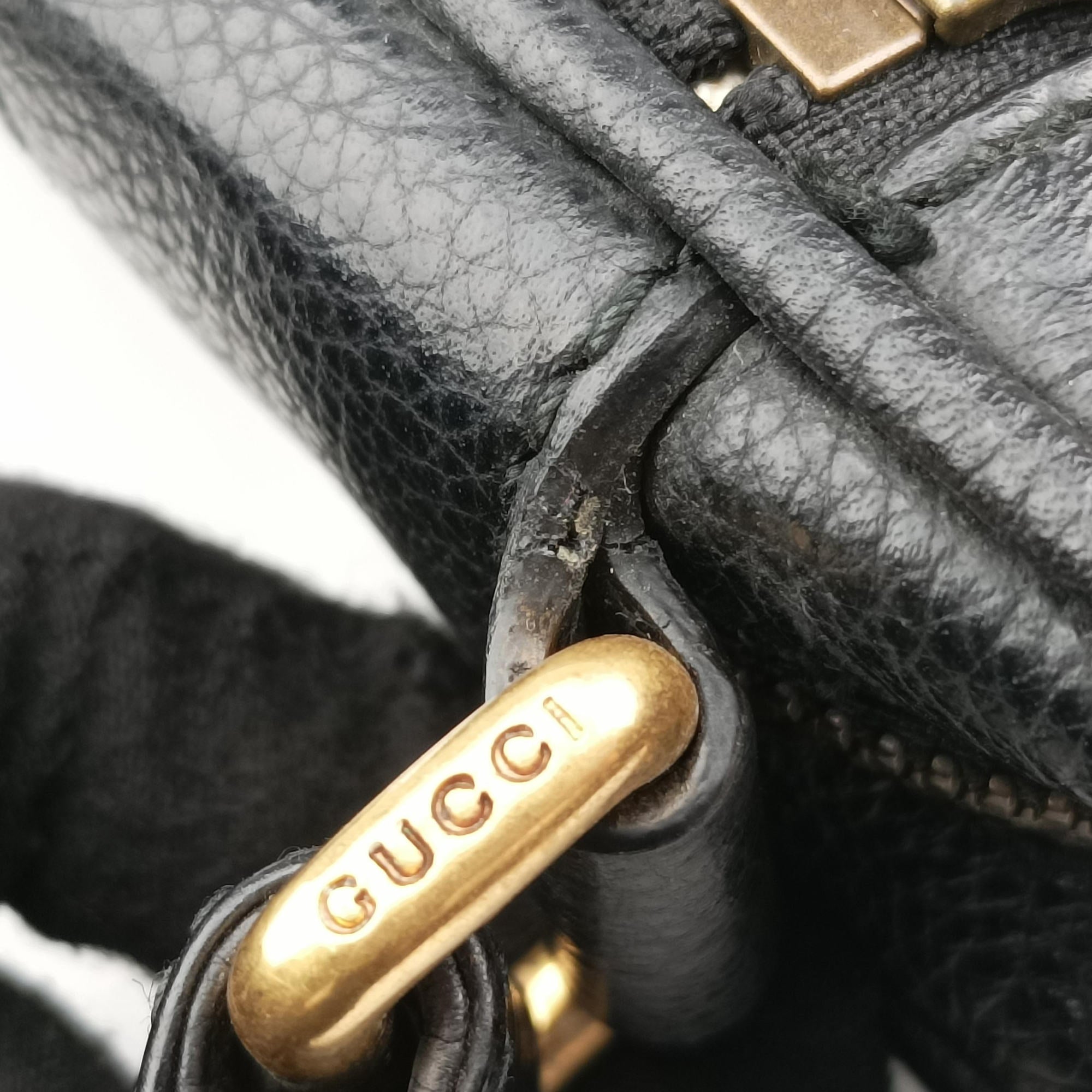 Vintage Gucci Print Messenger Black Leather 574803 shoulderbag | stylenewstar