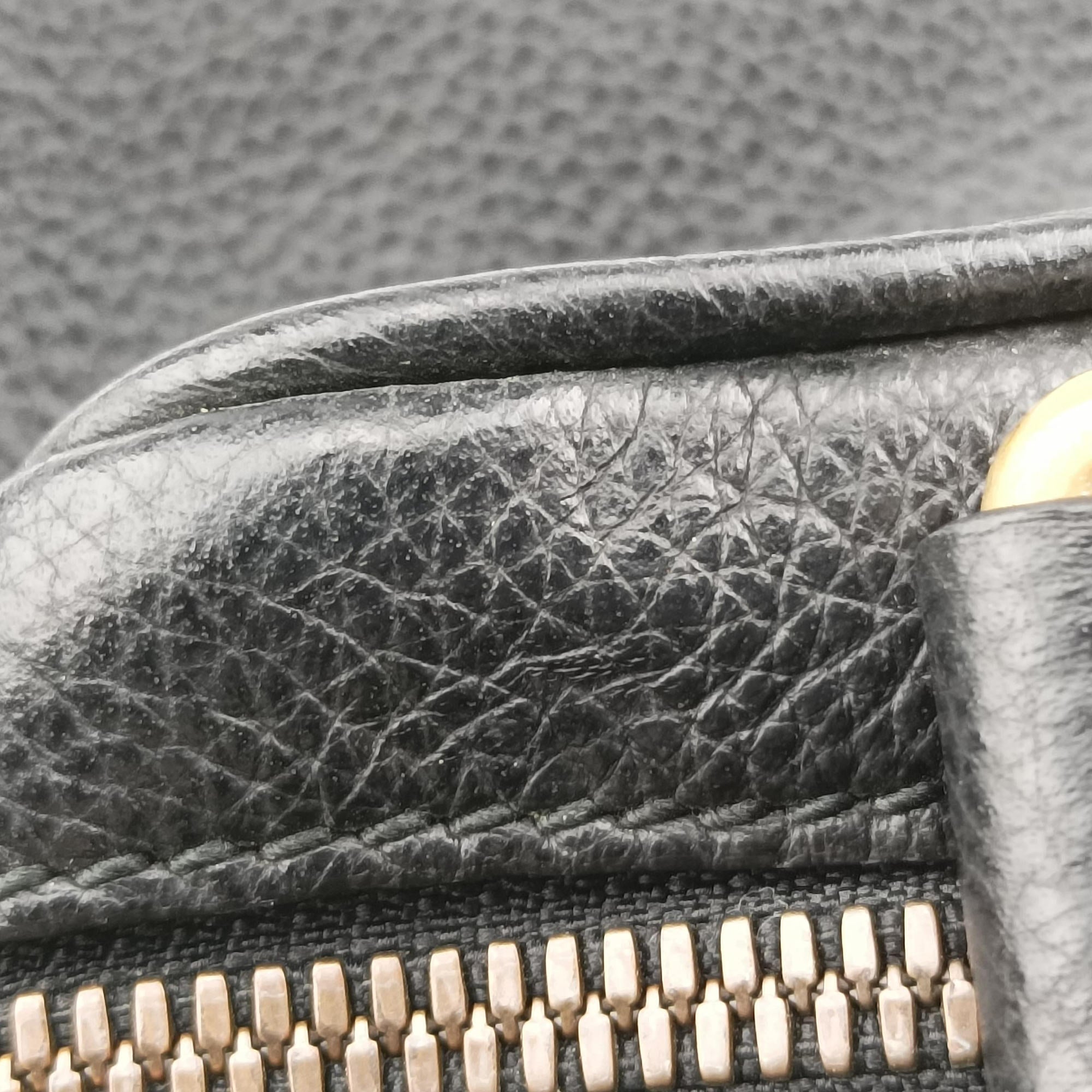 Vintage Gucci Print Messenger Black Leather 574803 shoulderbag | stylenewstar