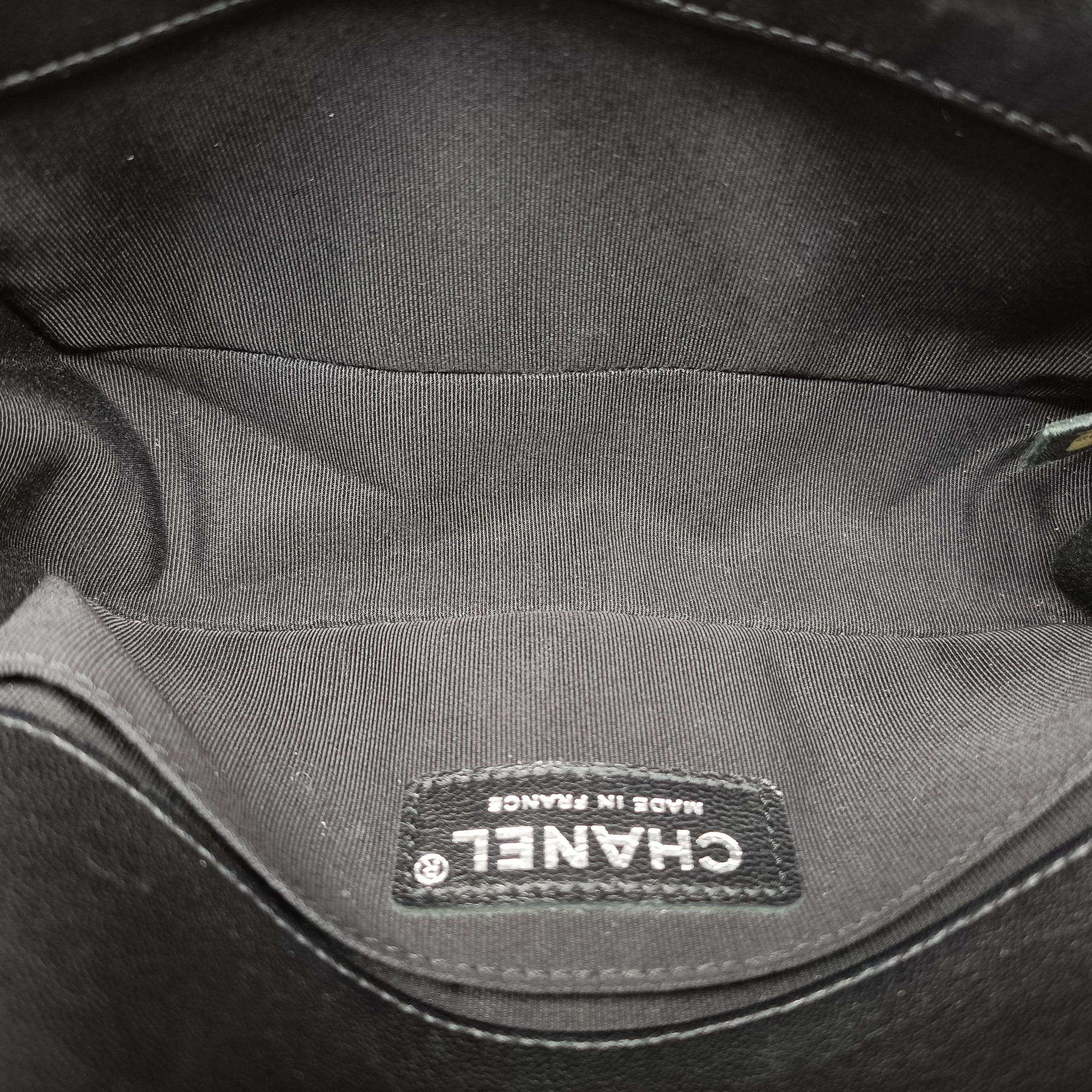 Pre-owned Chanel BOY CHANEL Black velour A67085 shoulderbag | stylenewstar