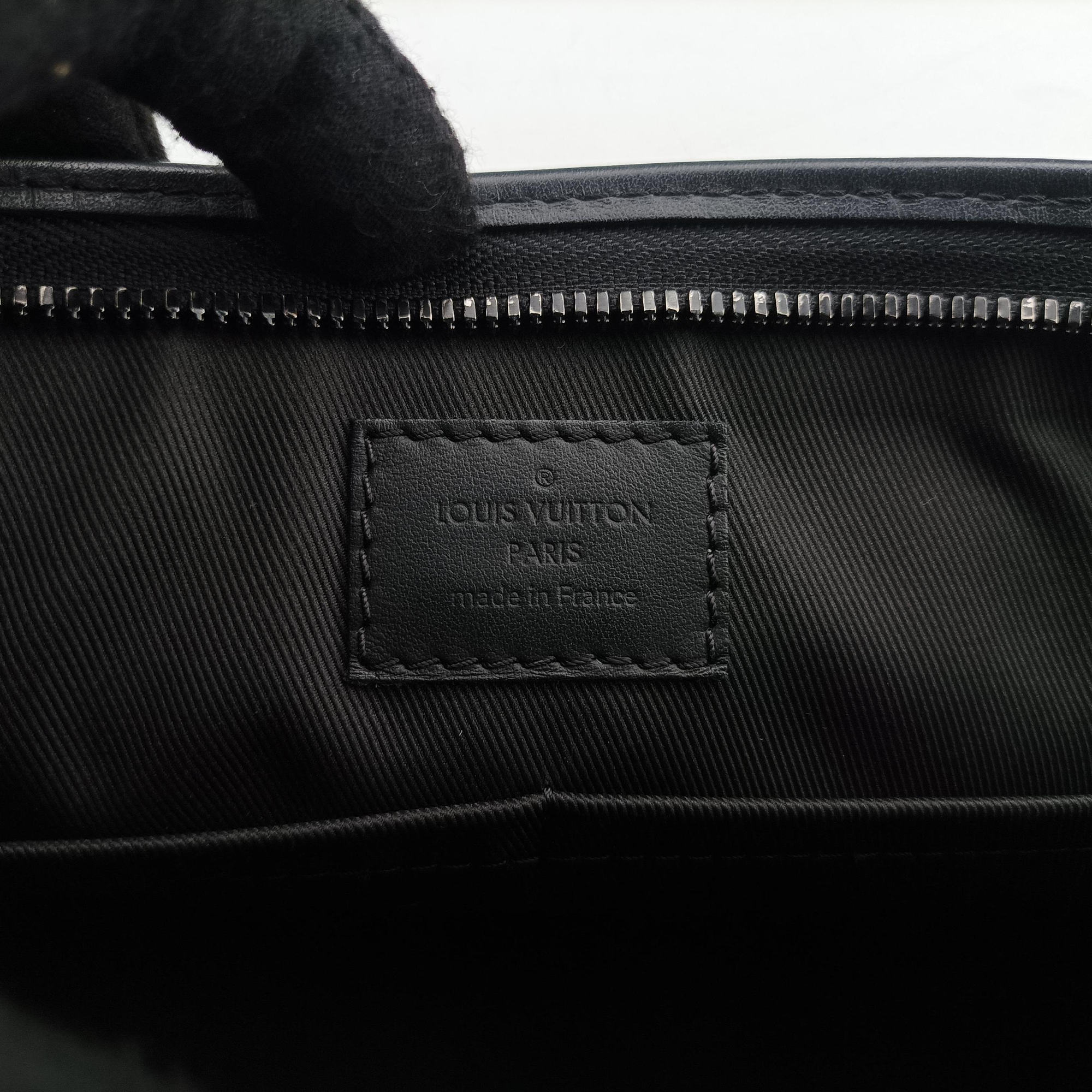 Pre-owned Louis Vuitton Messenger Voyage Noir Aerogram M59329 shoulderbag | stylenewstar