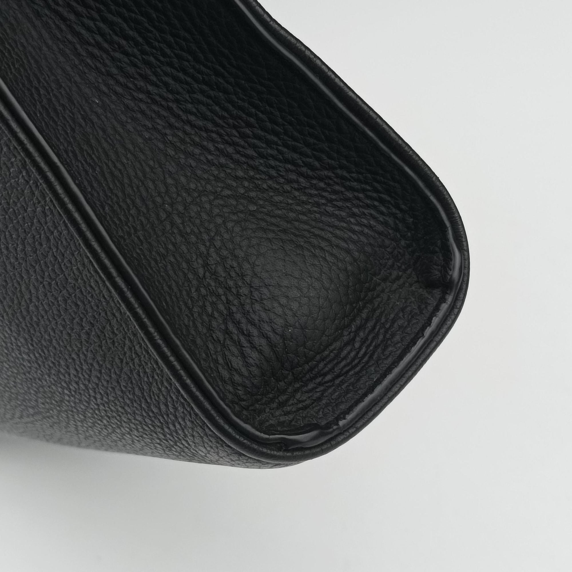 Pre-owned Louis Vuitton Messenger Voyage Noir Aerogram M59329 shoulderbag | stylenewstar