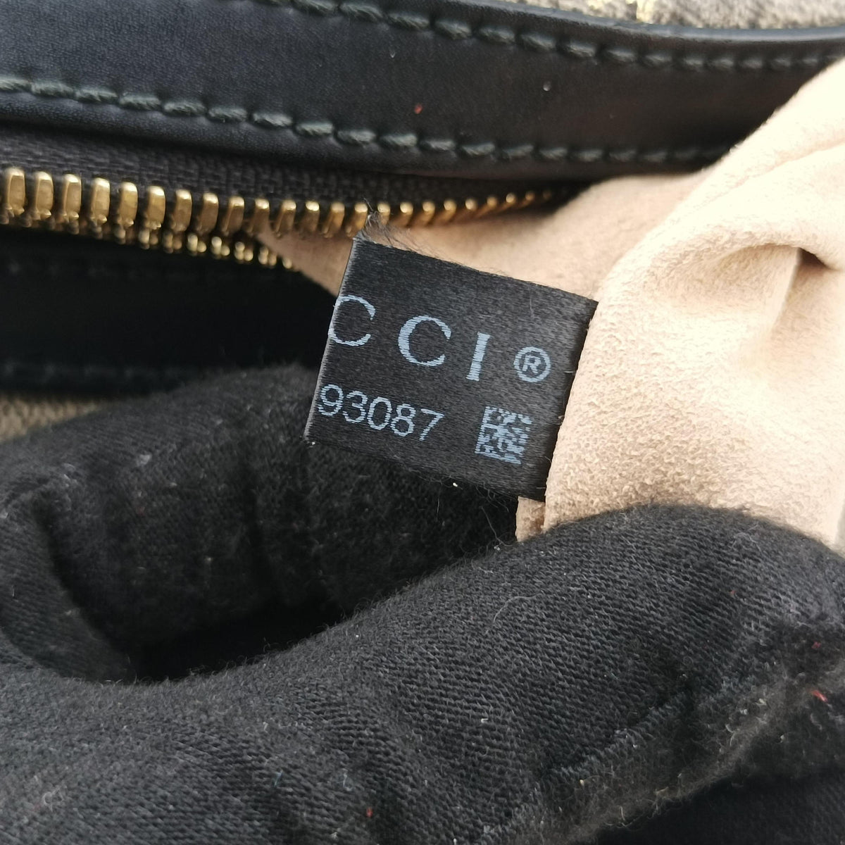 Pre-owned Gucci Bee GG Supreme beige×black PVC coated canvas×leather 427042 backpack/rucksack | stylenewstar