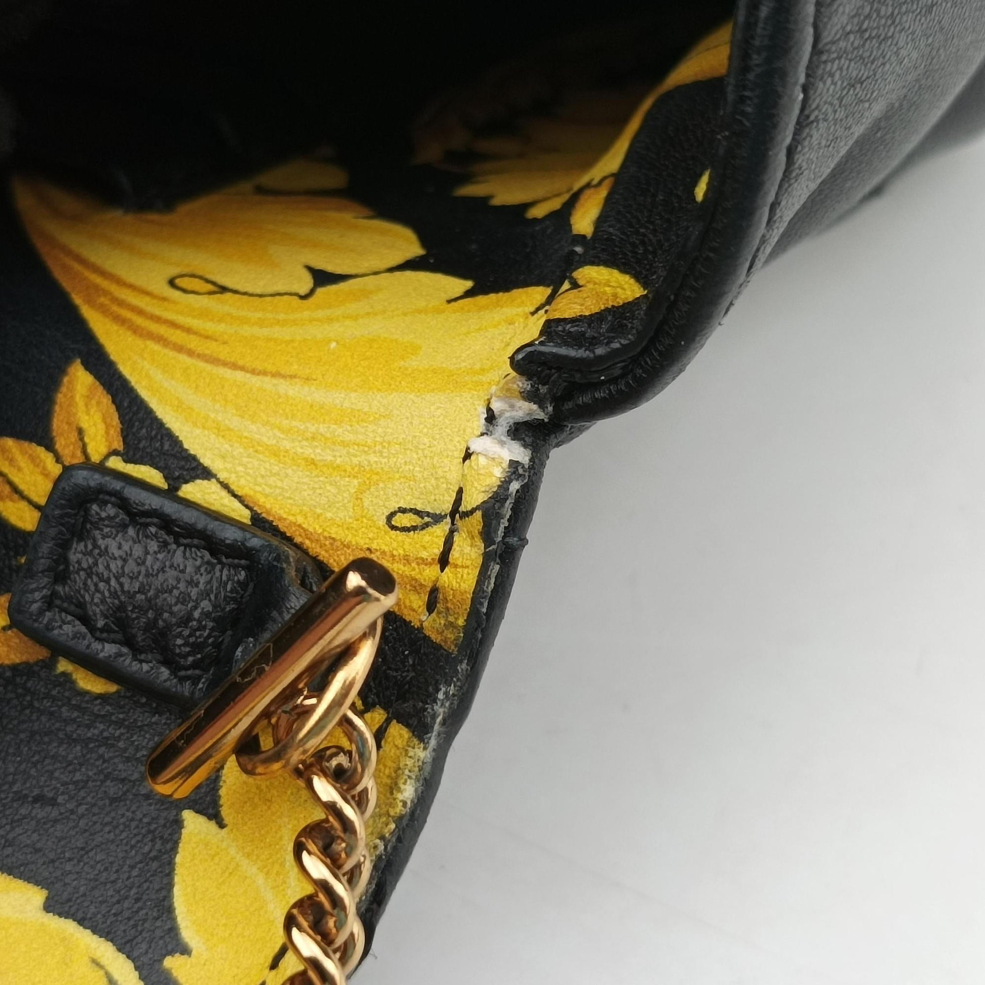 Pre-owned VERSACE Virtus Black Leather  shoulderbag | stylenewstar